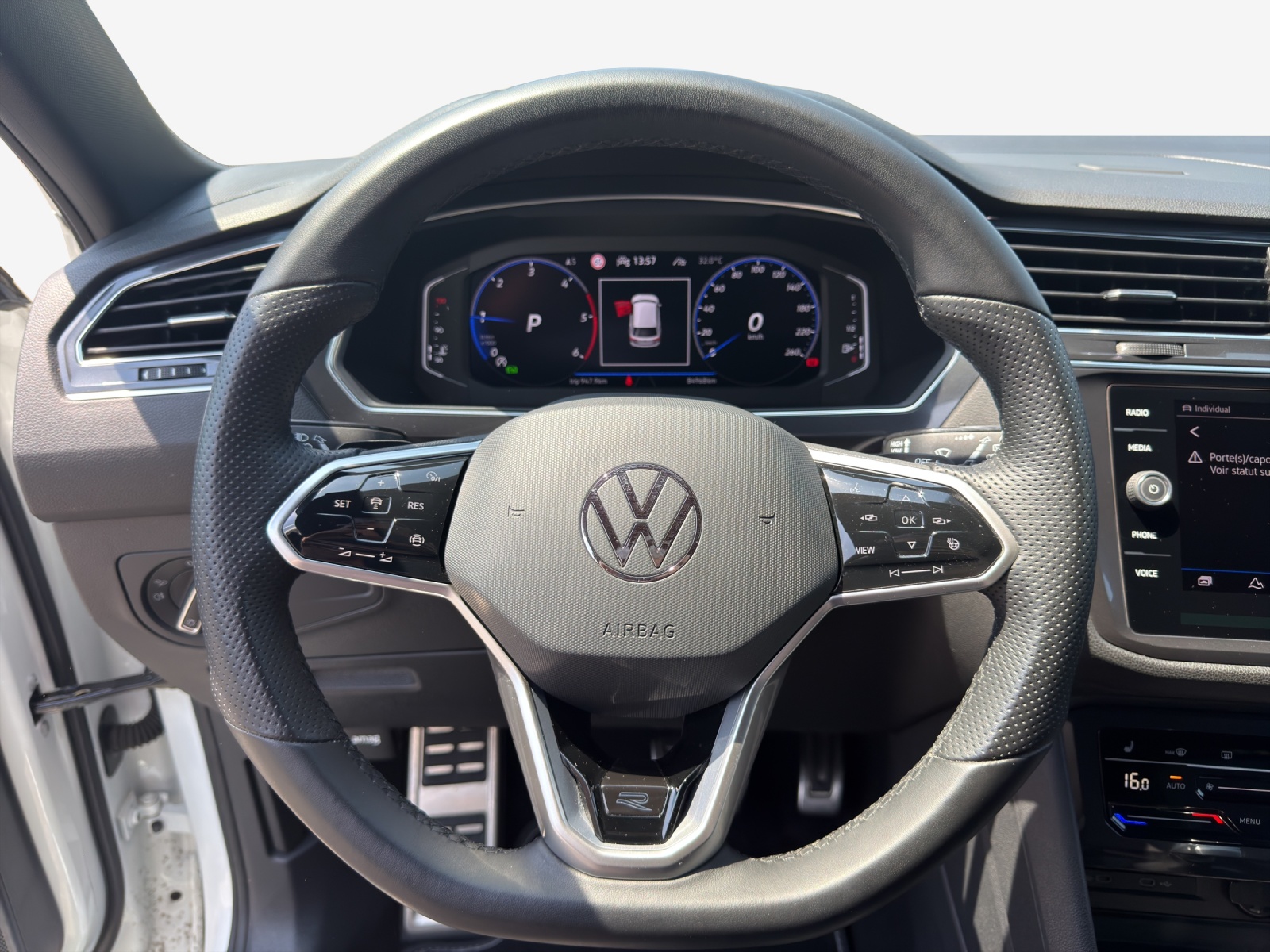 VW Tiguan Allspace 2.0 TDI SCR R-Line 4Motion DSG-image-9