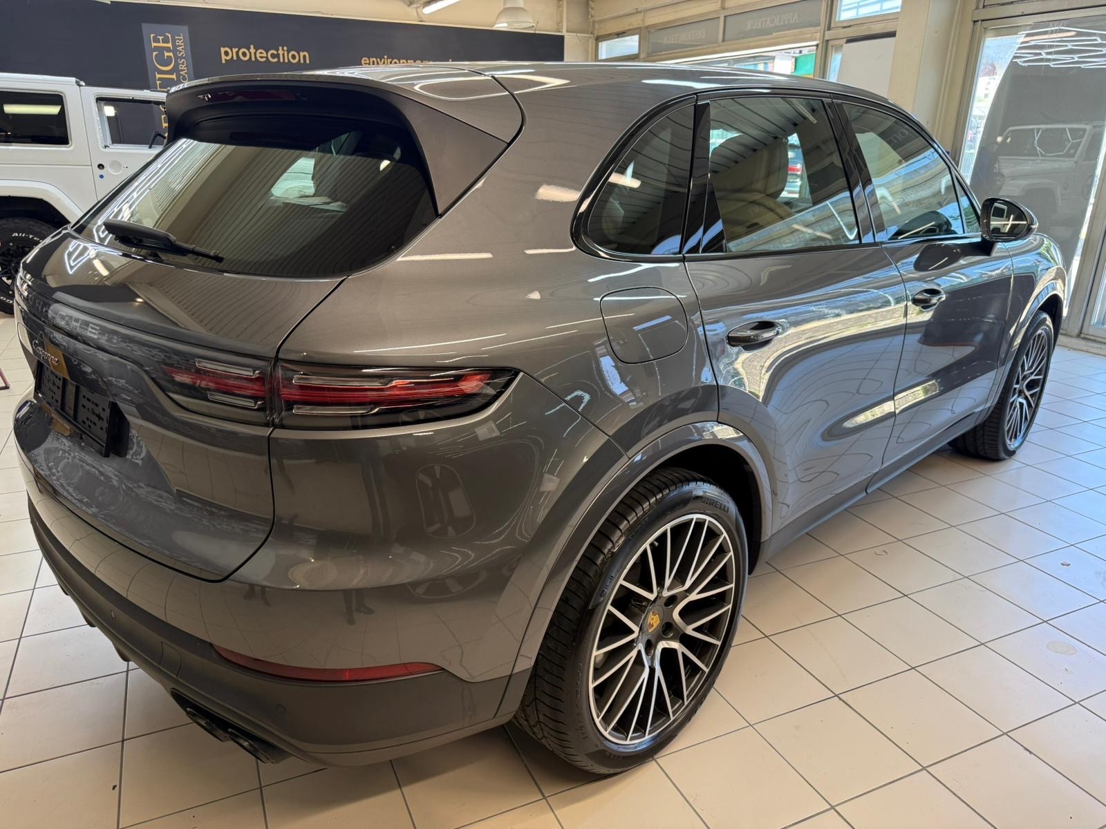 PORSCHE Cayenne-image-4
