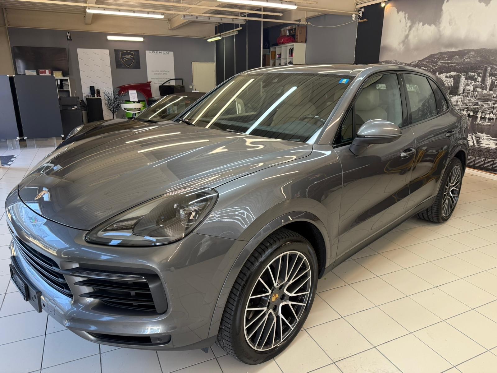 PORSCHE Cayenne-image-0