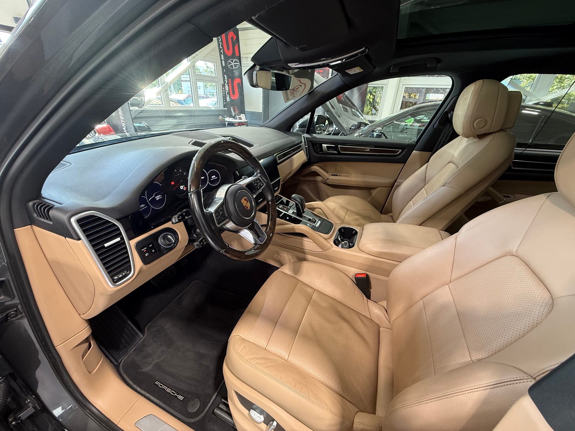 PORSCHE Cayenne-image-9
