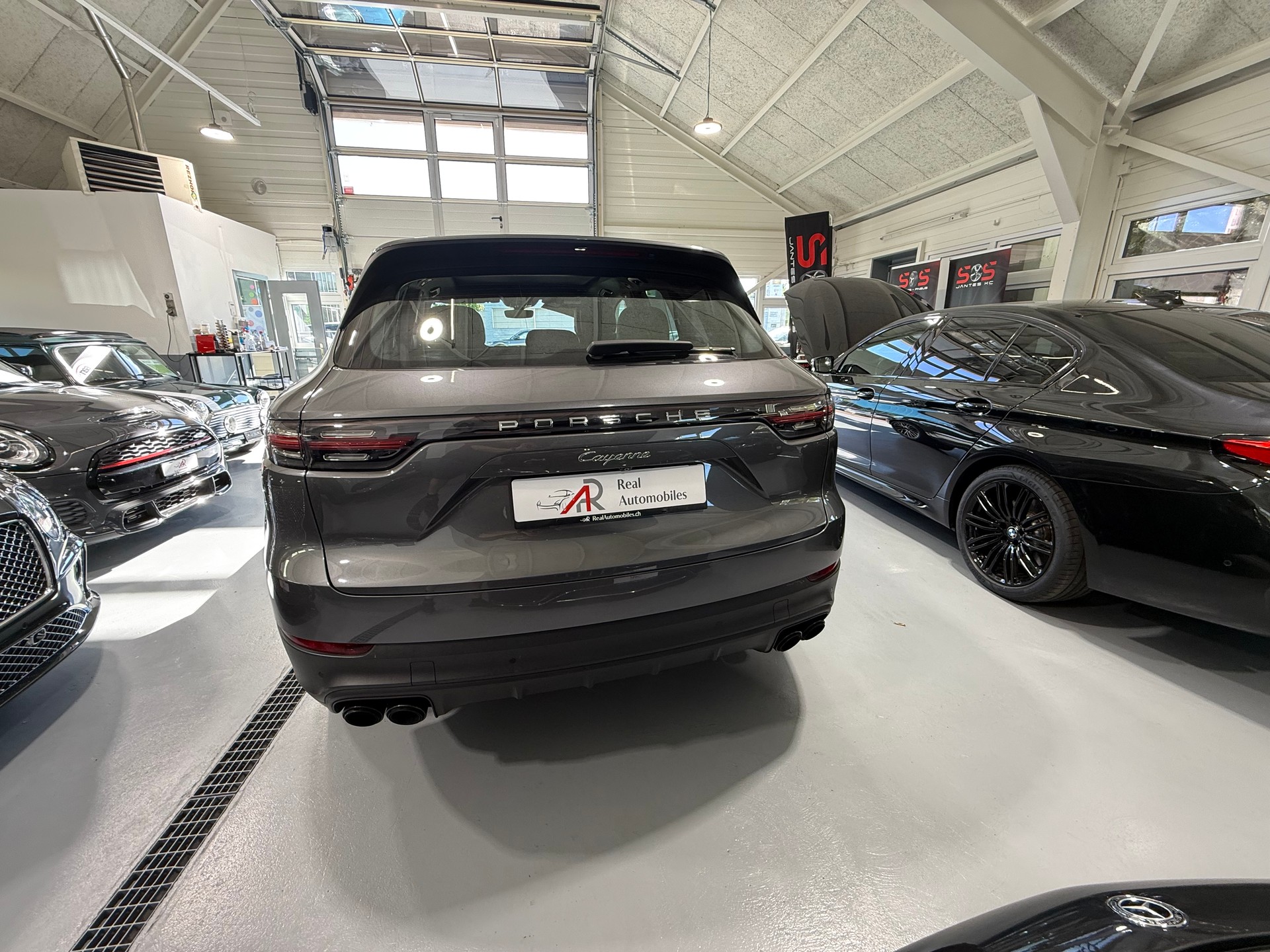 PORSCHE Cayenne-image-5