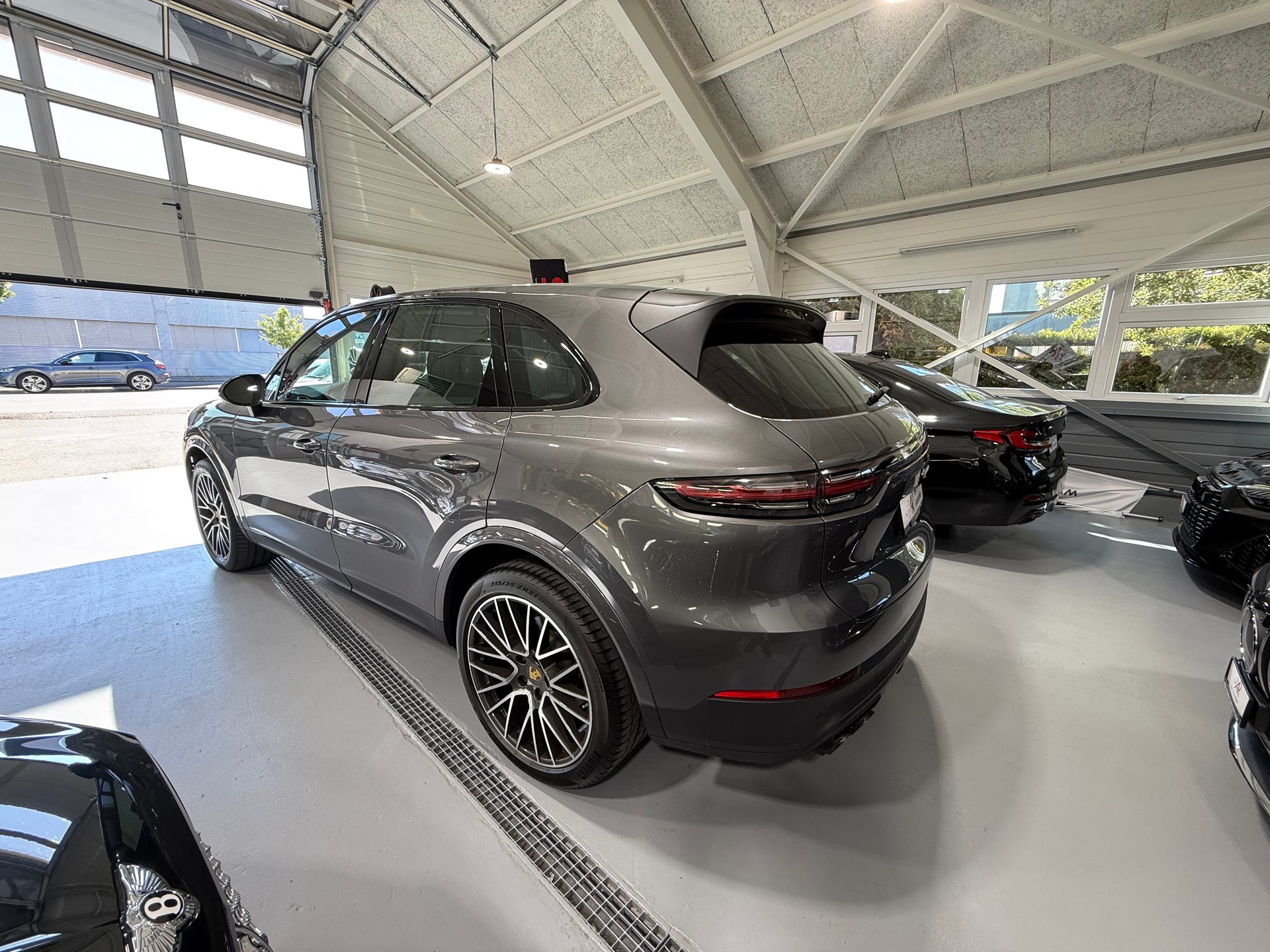 PORSCHE Cayenne-image-6