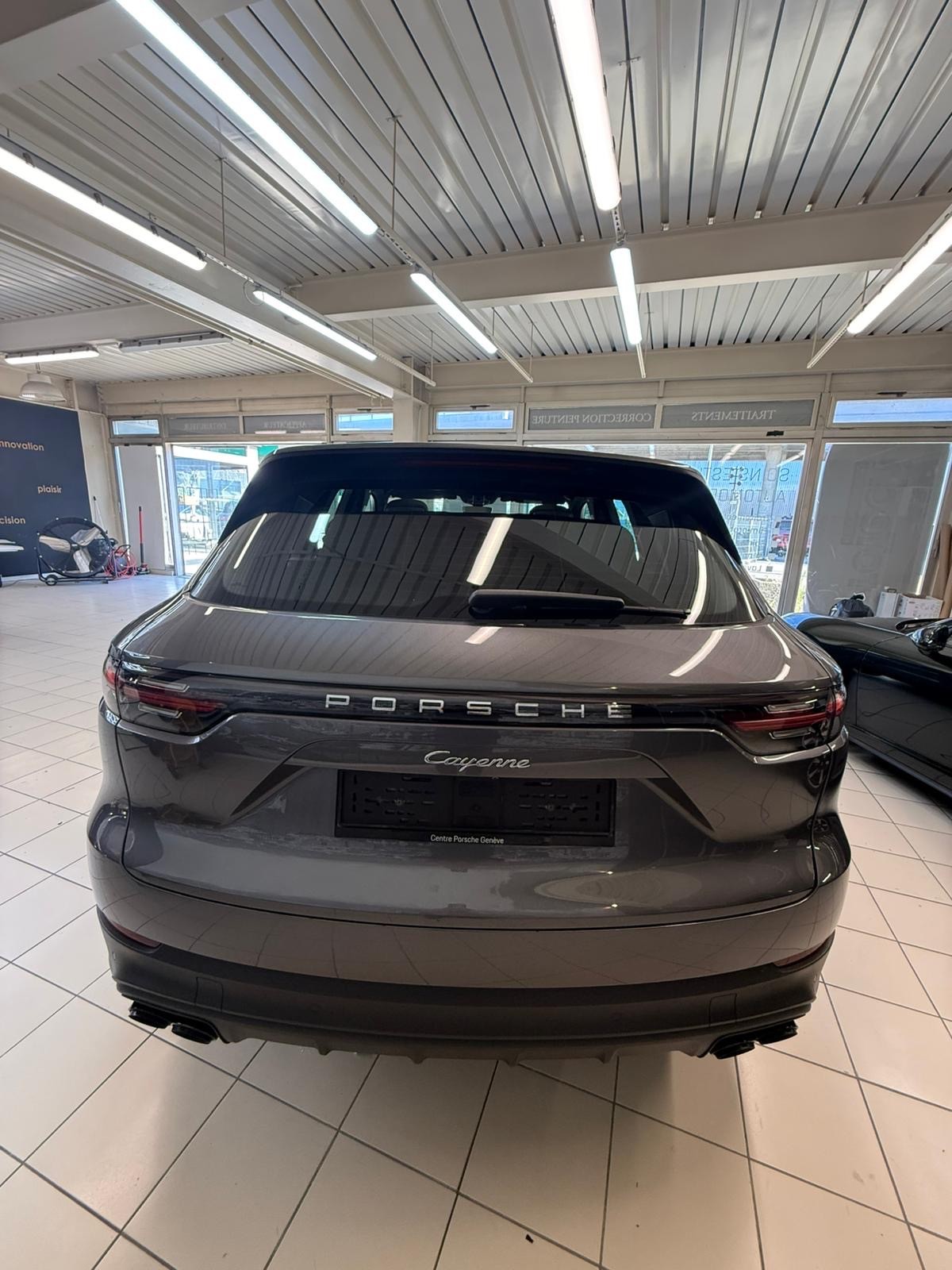 PORSCHE Cayenne-image-3