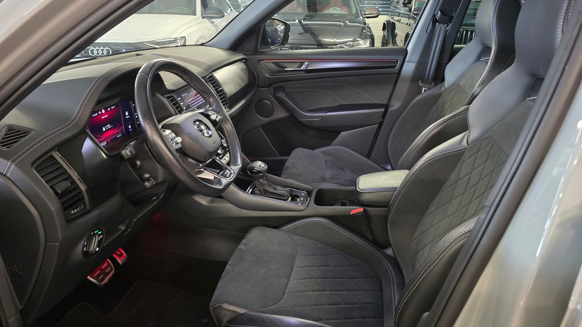 SKODA Kodiaq 2.0 TDI CR SportLine 4x4 DSG-image-16