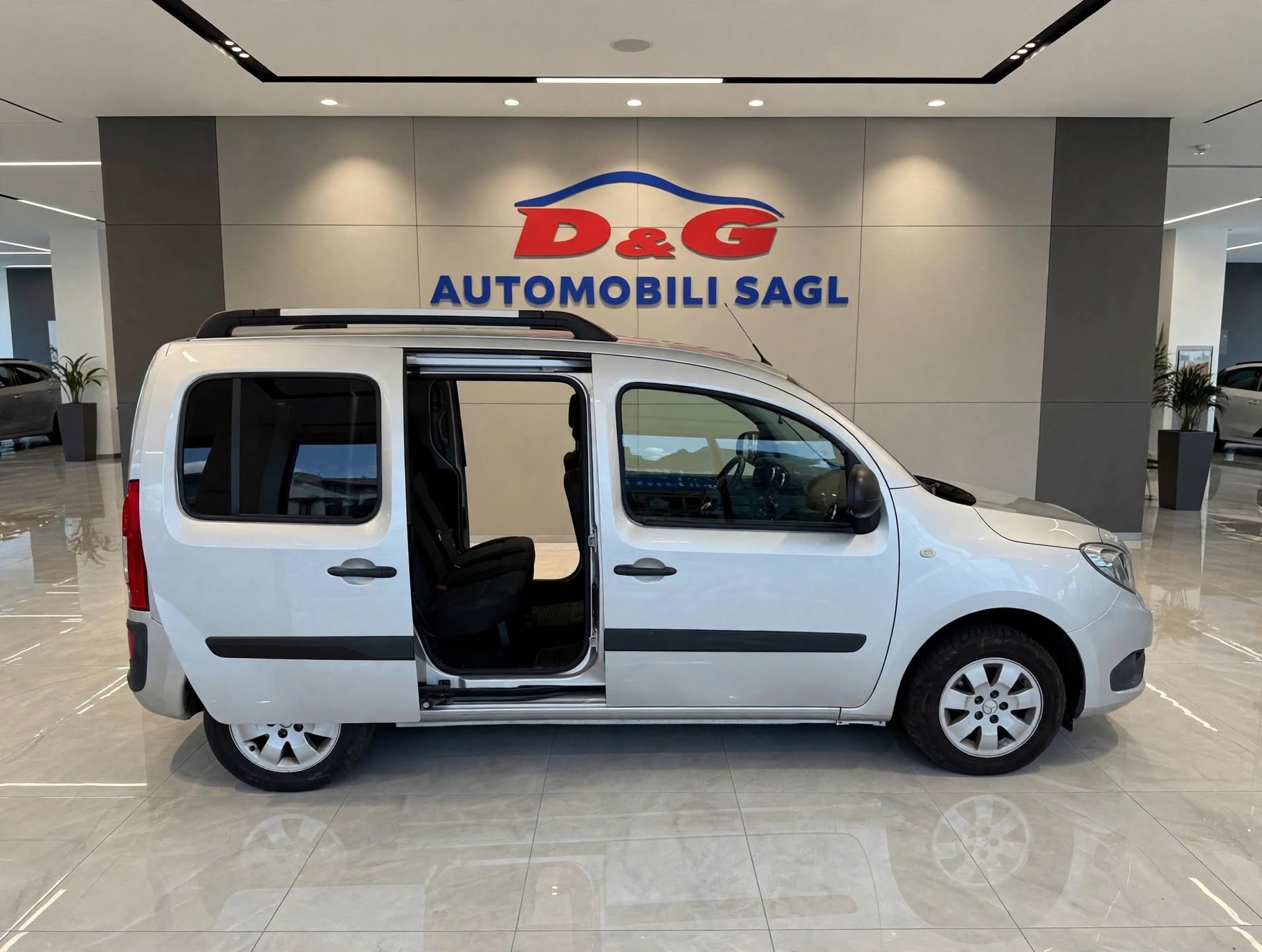 MERCEDES-BENZ Citan Tourer 111 CDI L 5-Plätzer/5 places-image-4