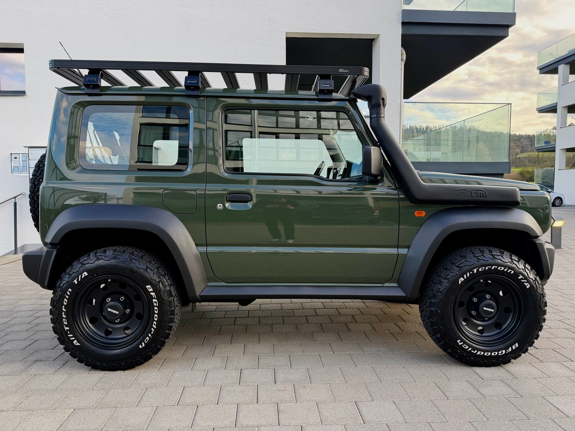 SUZUKI Jimny 1.5 Compact Top 4x4 Automat-image-2