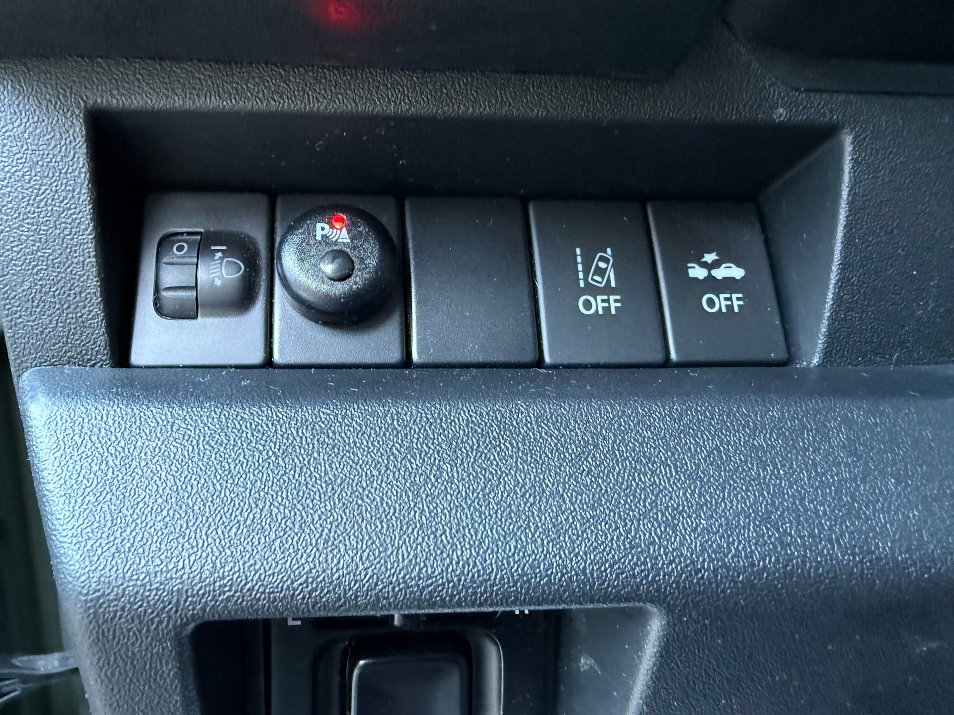 SUZUKI Jimny 1.5 Swiss Edition Compact+ 4x4-image-11