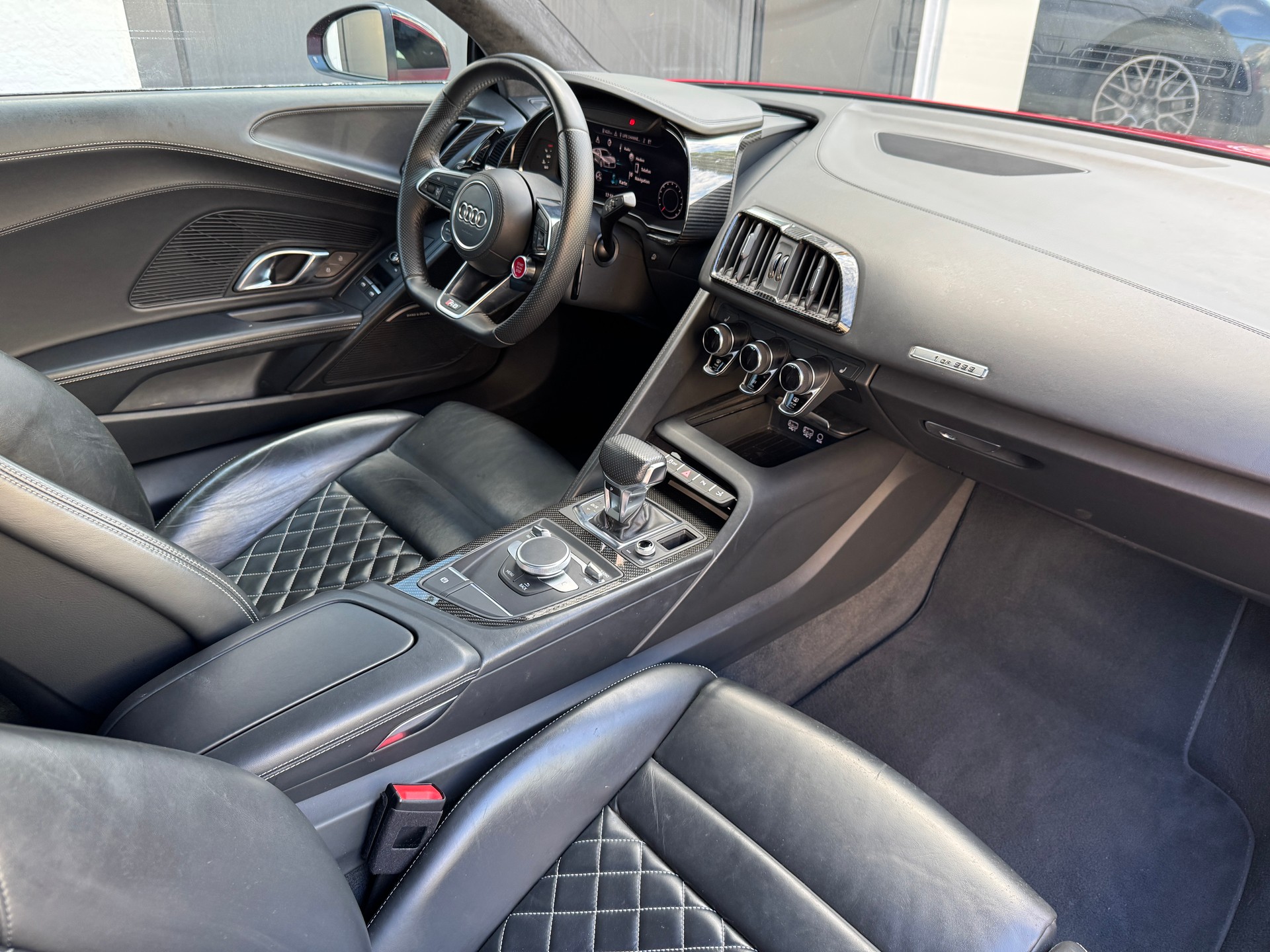 AUDI R8 Coupé 5.2 RWS S-Tronic-image-18