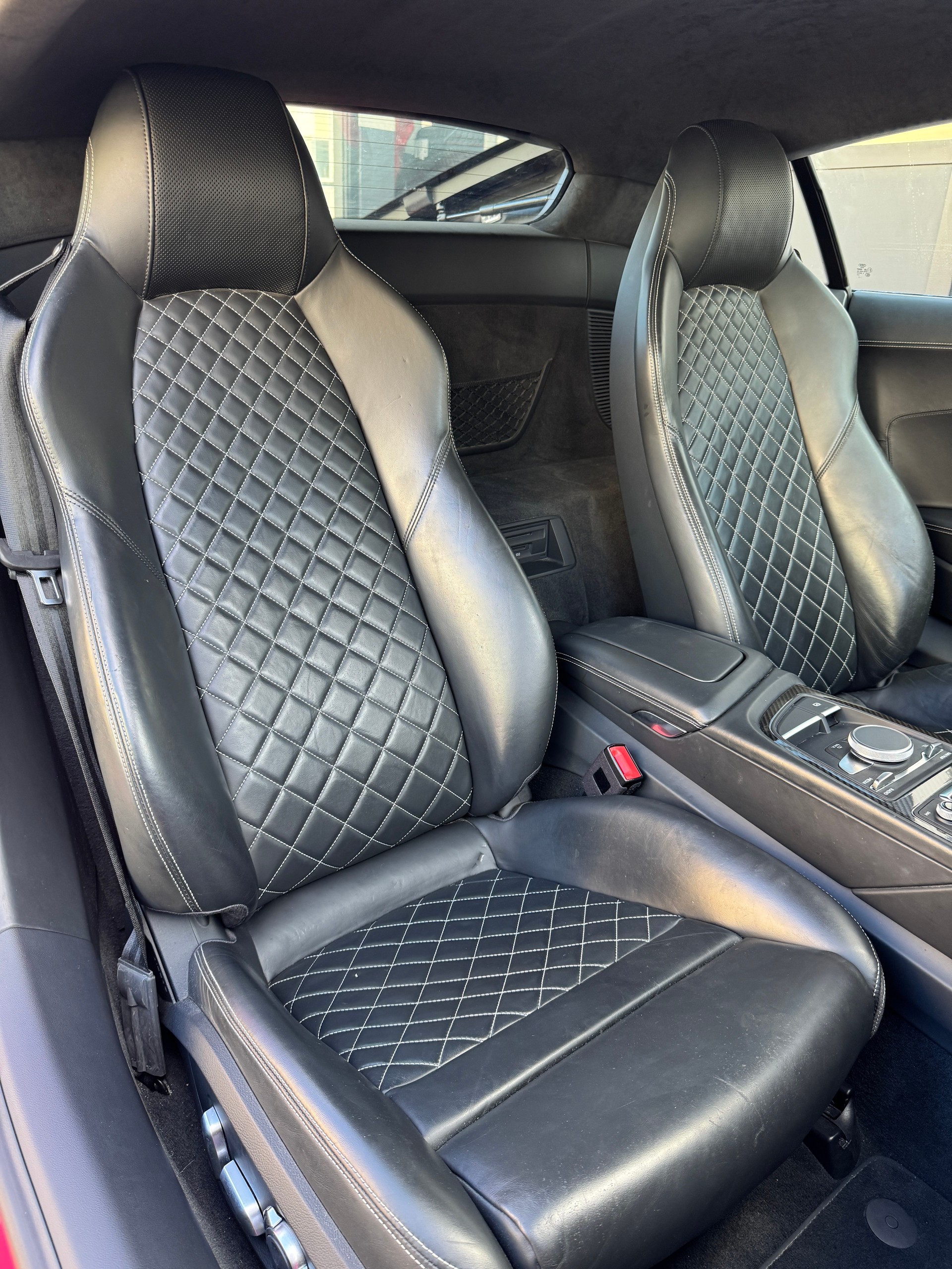 AUDI R8 Coupé 5.2 RWS S-Tronic-image-19