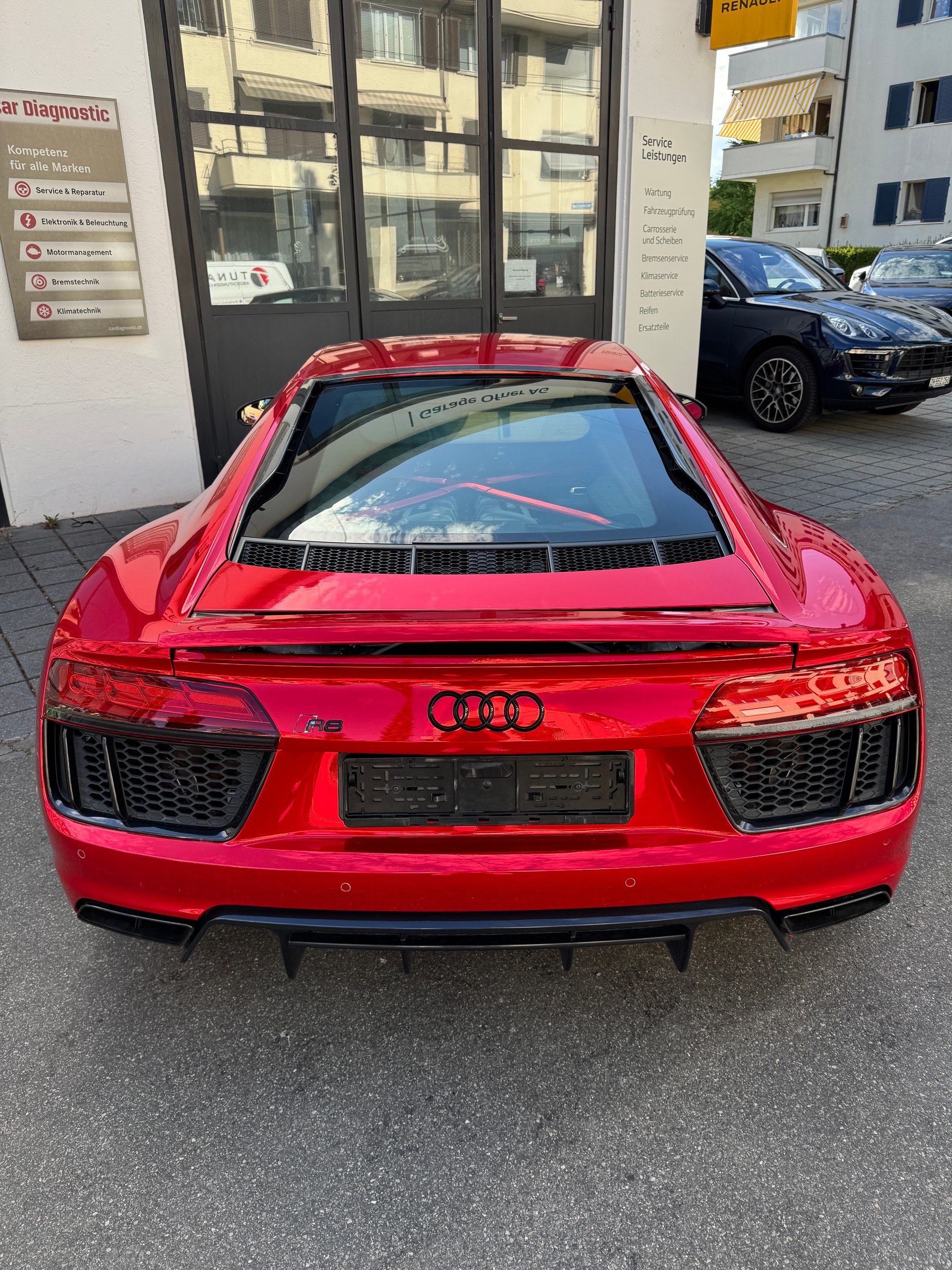 AUDI R8 Coupé 5.2 RWS S-Tronic-image-13