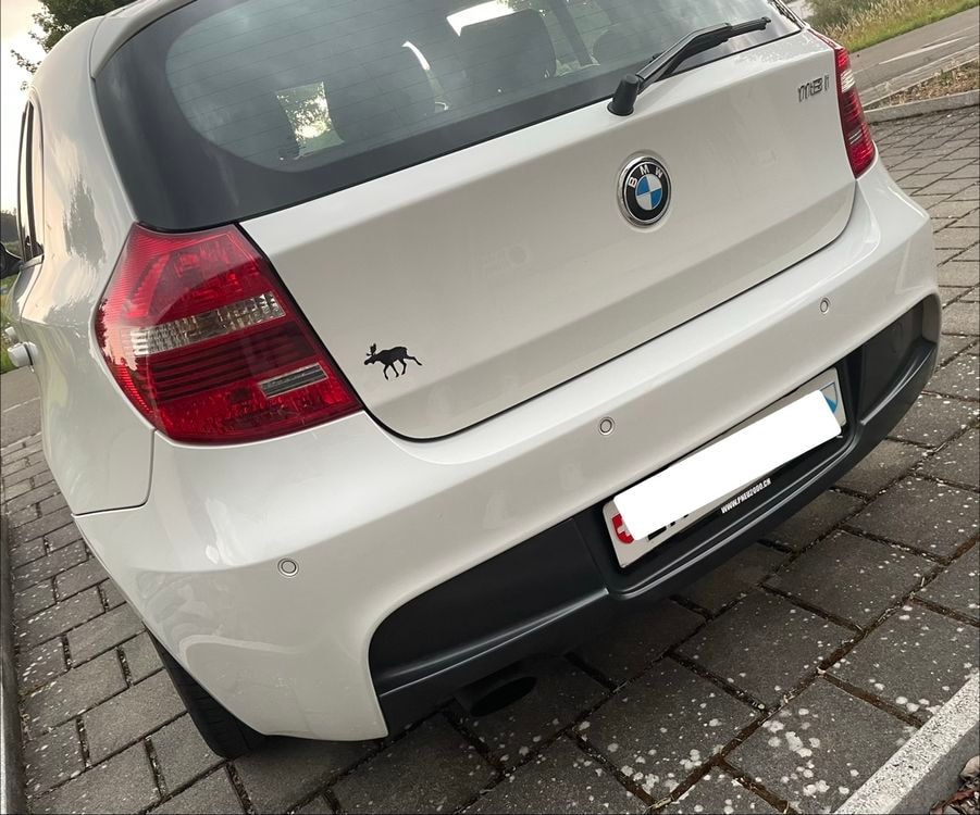 BMW 118i Dynamic Edition-image-2