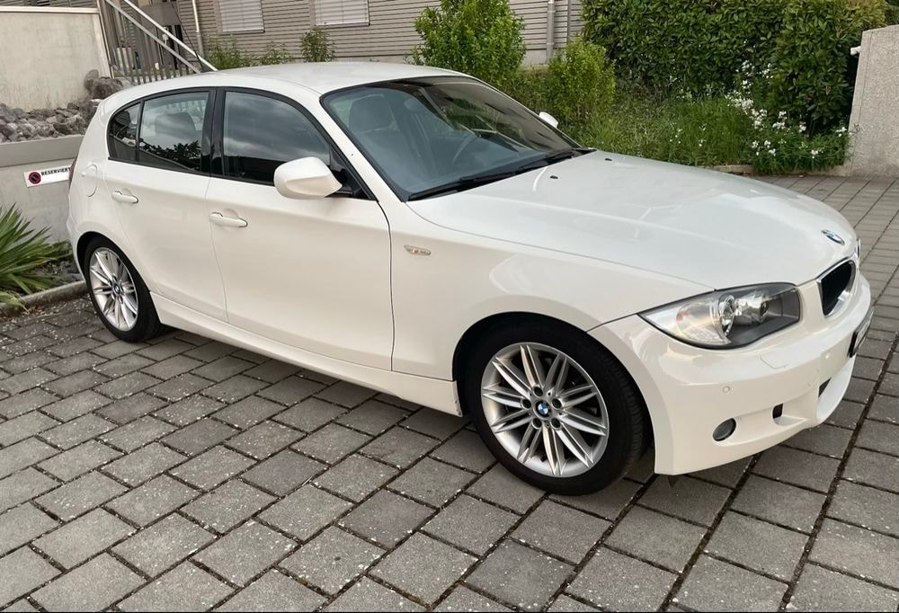 BMW 118i Dynamic Edition-image-1