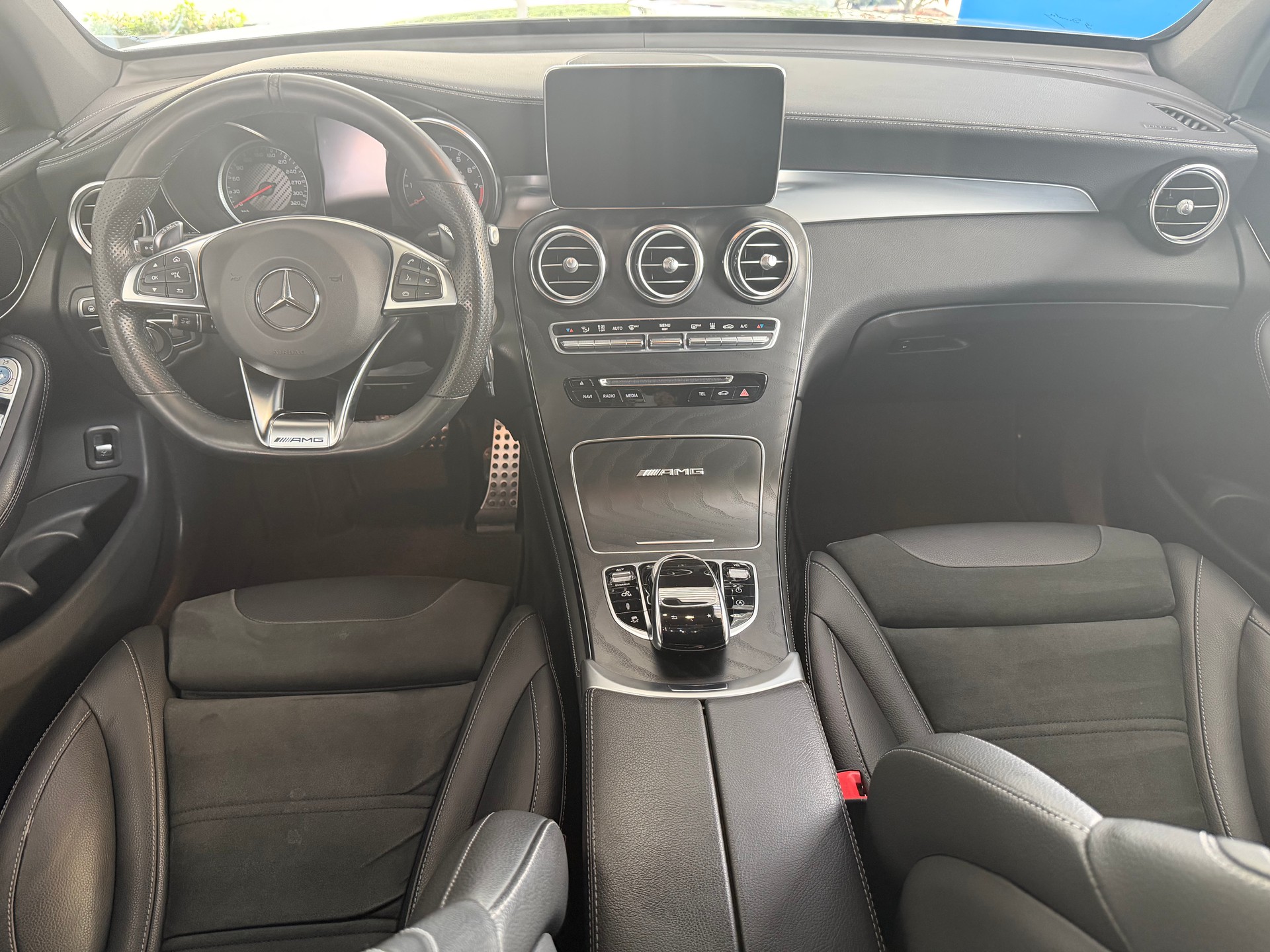 MERCEDES-BENZ GLC 63 AMG 4Matic+ 9G-Tronic-image-10