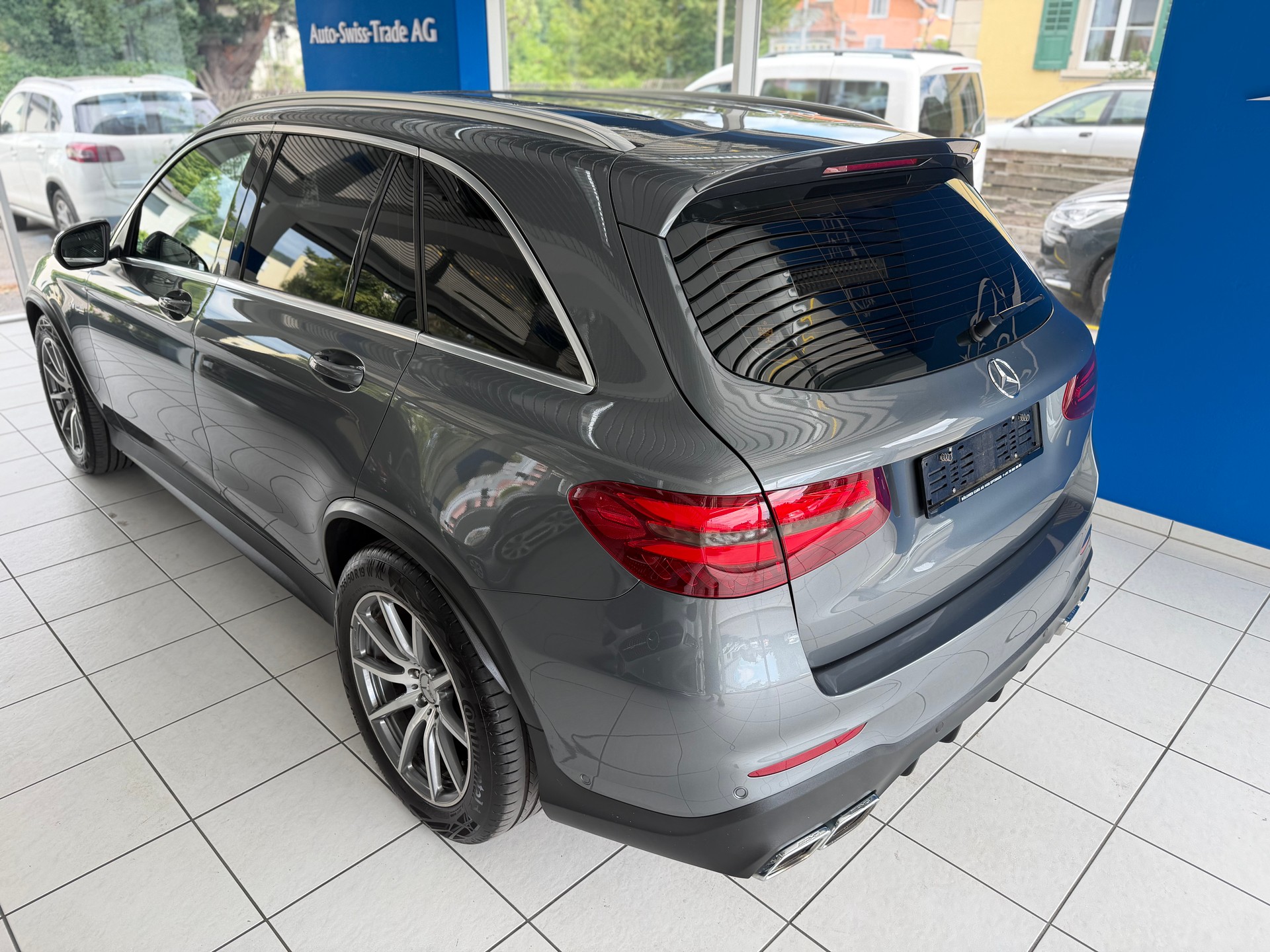 MERCEDES-BENZ GLC 63 AMG 4Matic+ 9G-Tronic-image-6