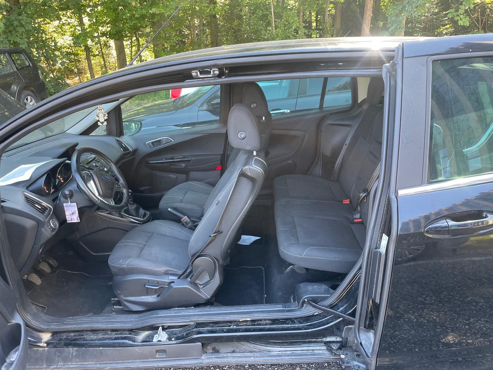 FORD B-Max 1.0 SCTi Titanium-image-12