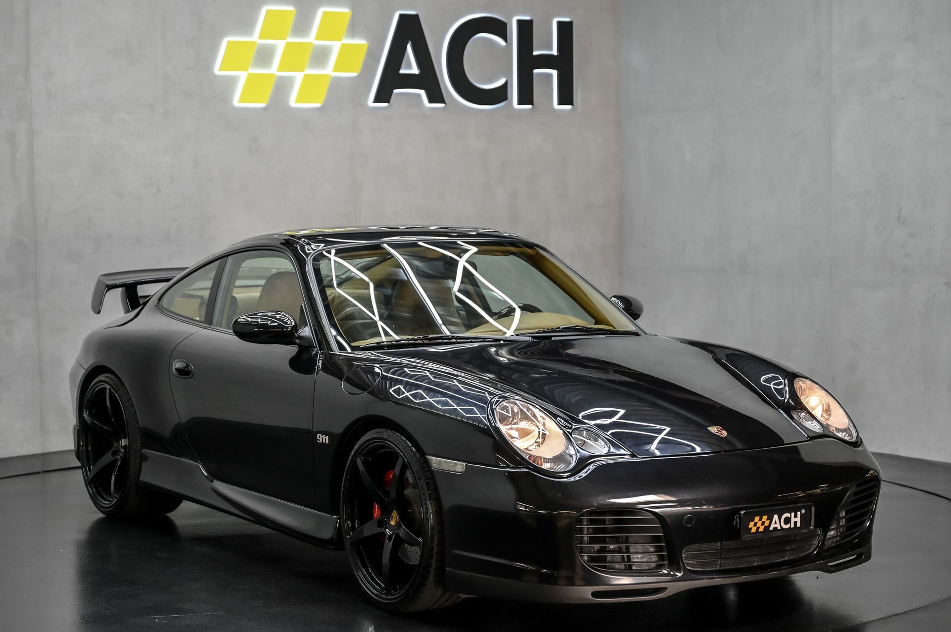 PORSCHE 911 Carrera 4S-image-0
