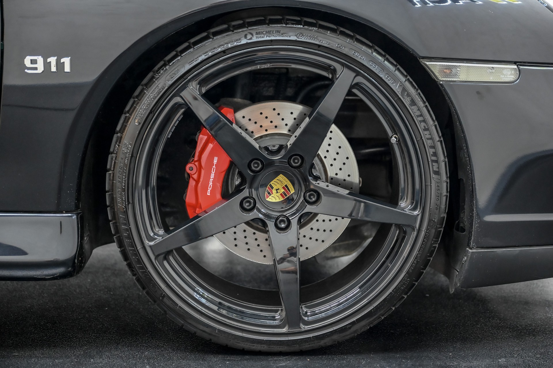PORSCHE 911 Carrera 4S-image-14