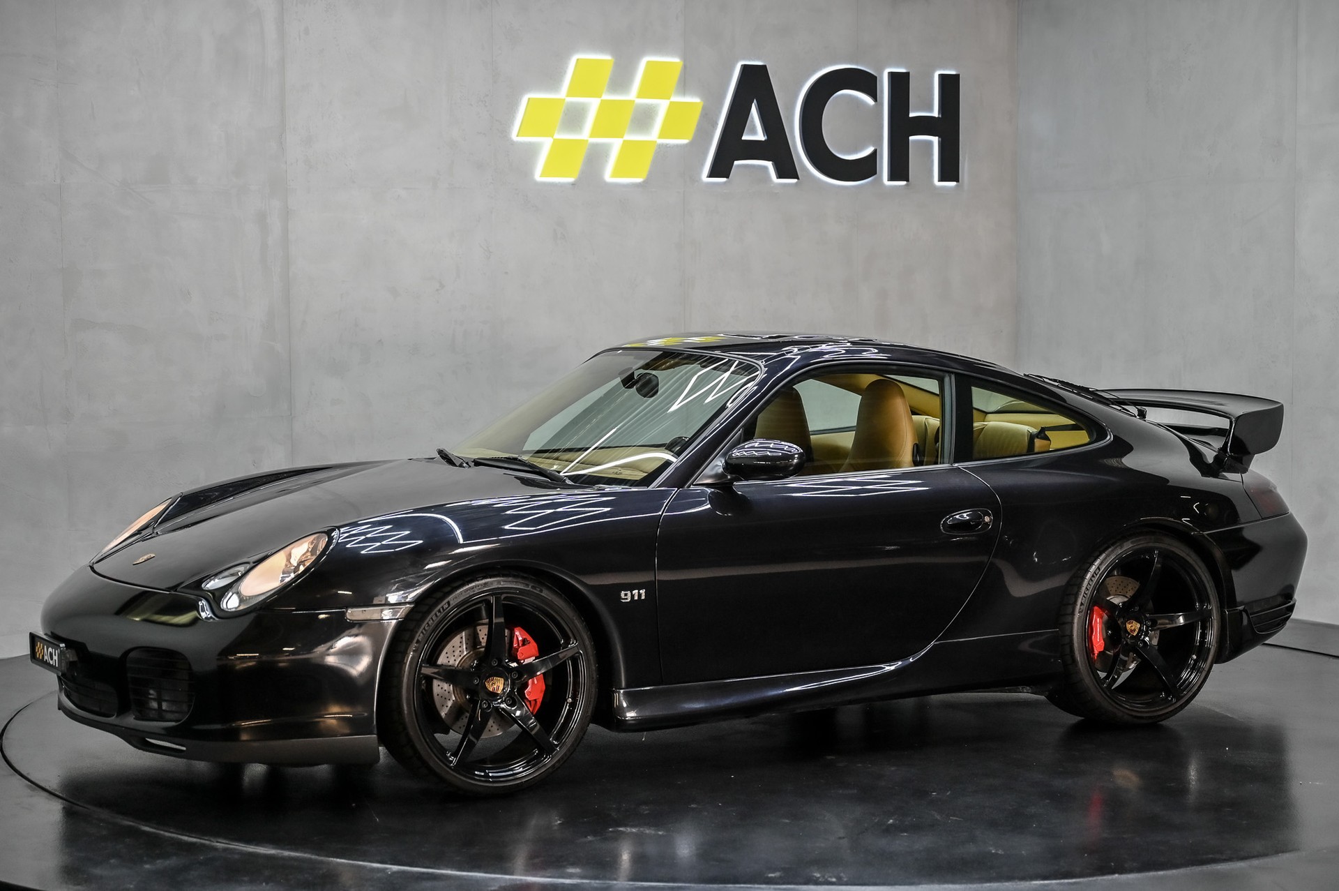 PORSCHE 911 Carrera 4S-image-3