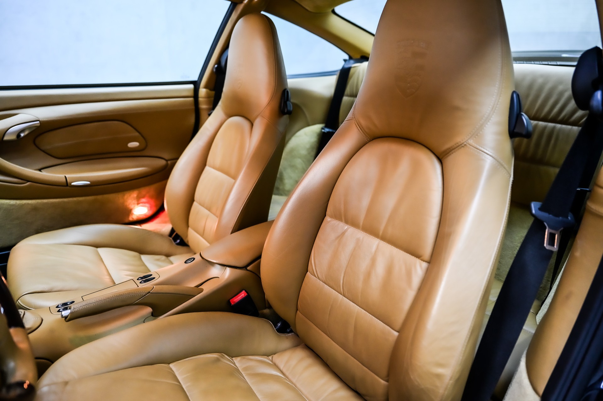 PORSCHE 911 Carrera 4S-image-23
