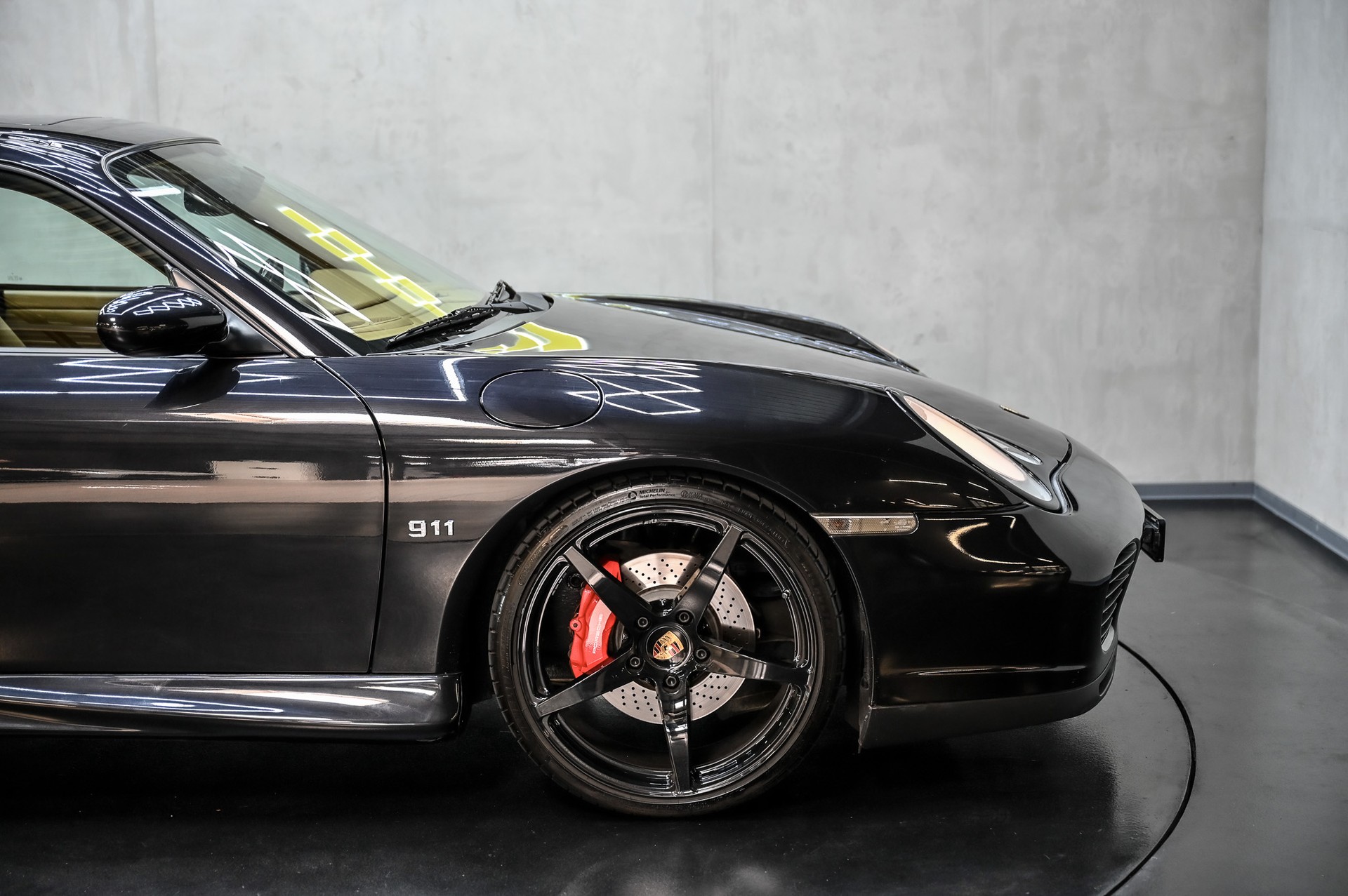 PORSCHE 911 Carrera 4S-image-12