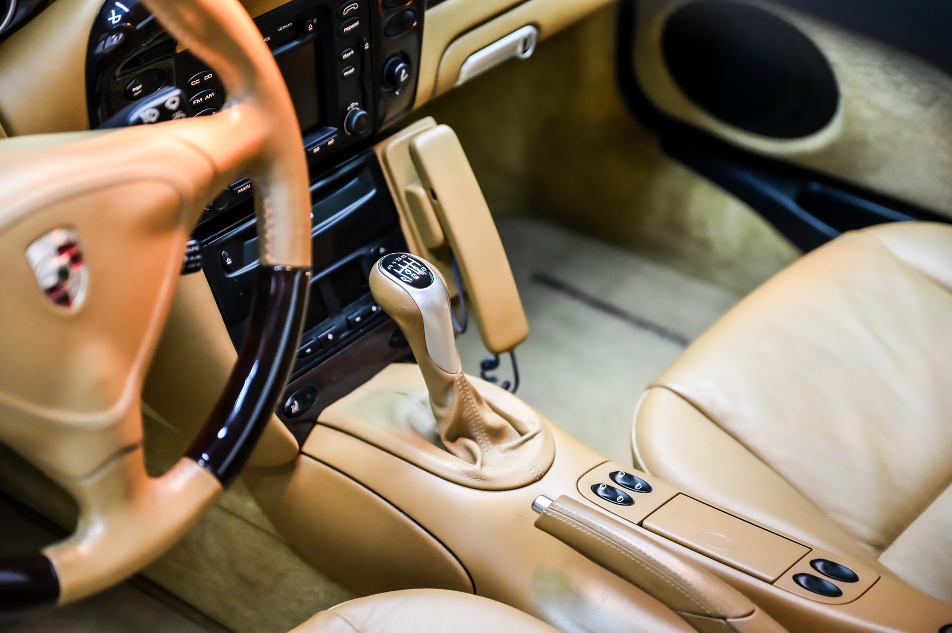 PORSCHE 911 Carrera 4S-image-17