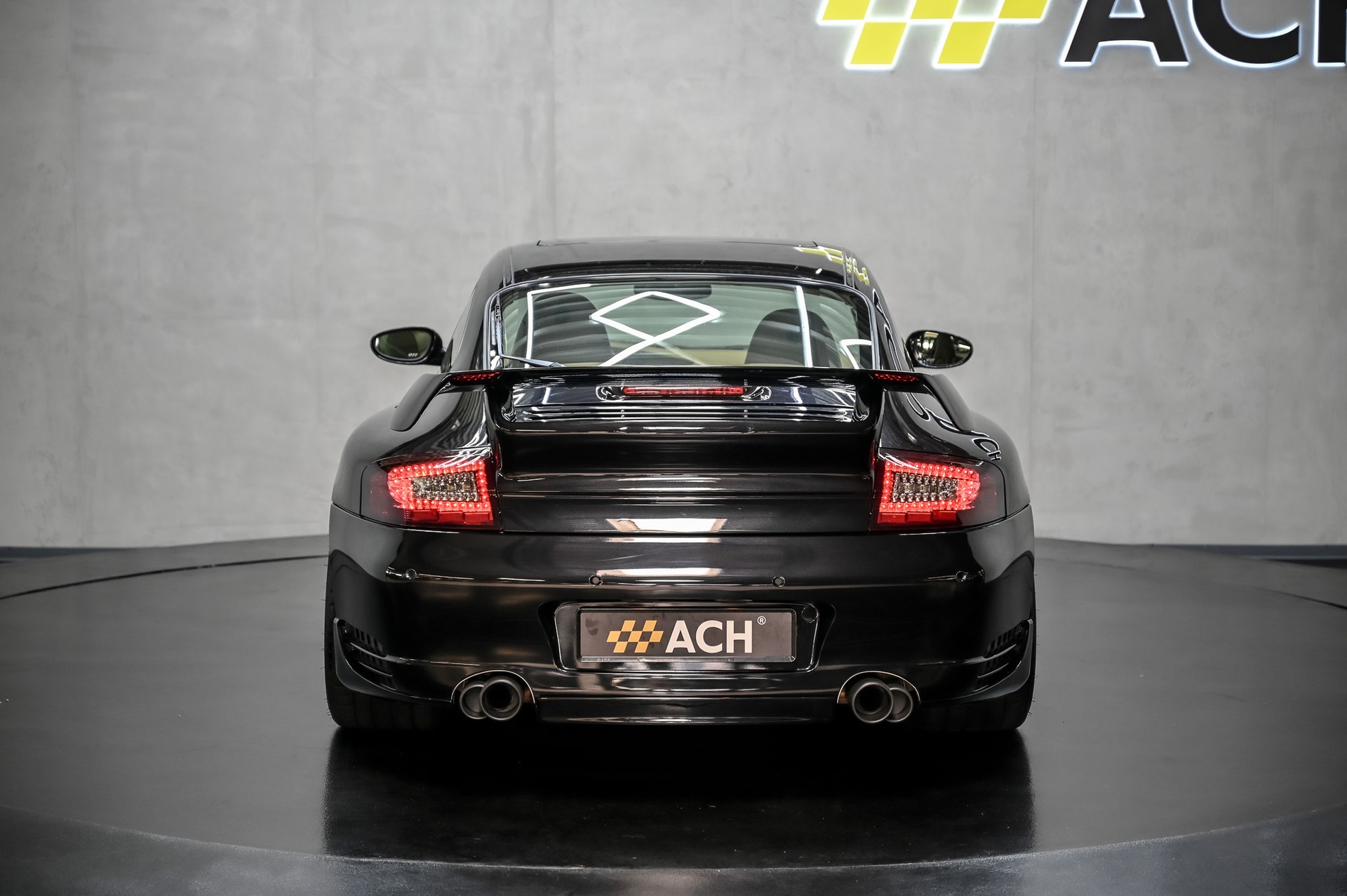 PORSCHE 911 Carrera 4S-image-7
