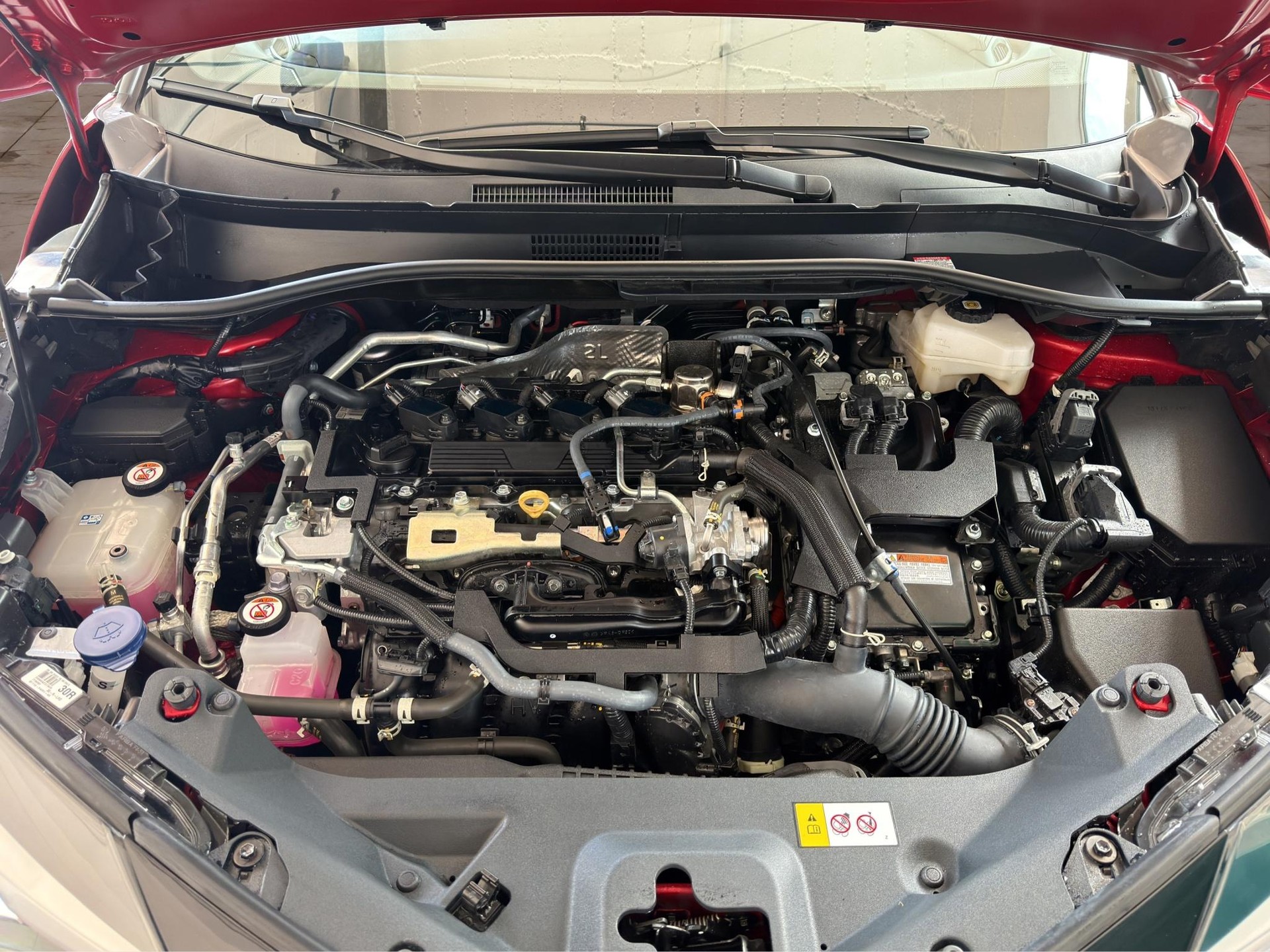 TOYOTA C-HR 2.0 VVTi HSD Move-image-11