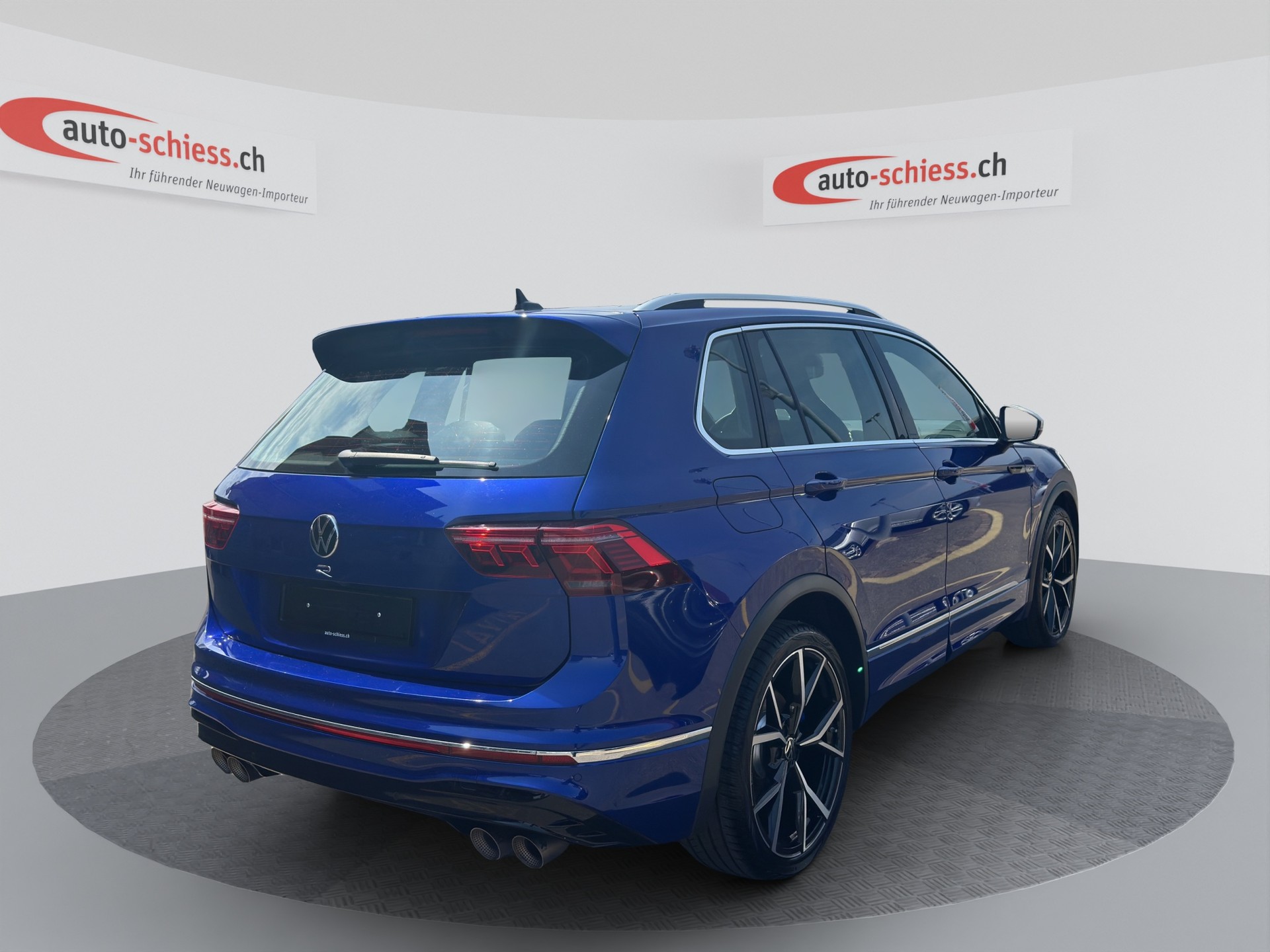 VW Tiguan R 2.0TSI 4Motion DSG-image-5