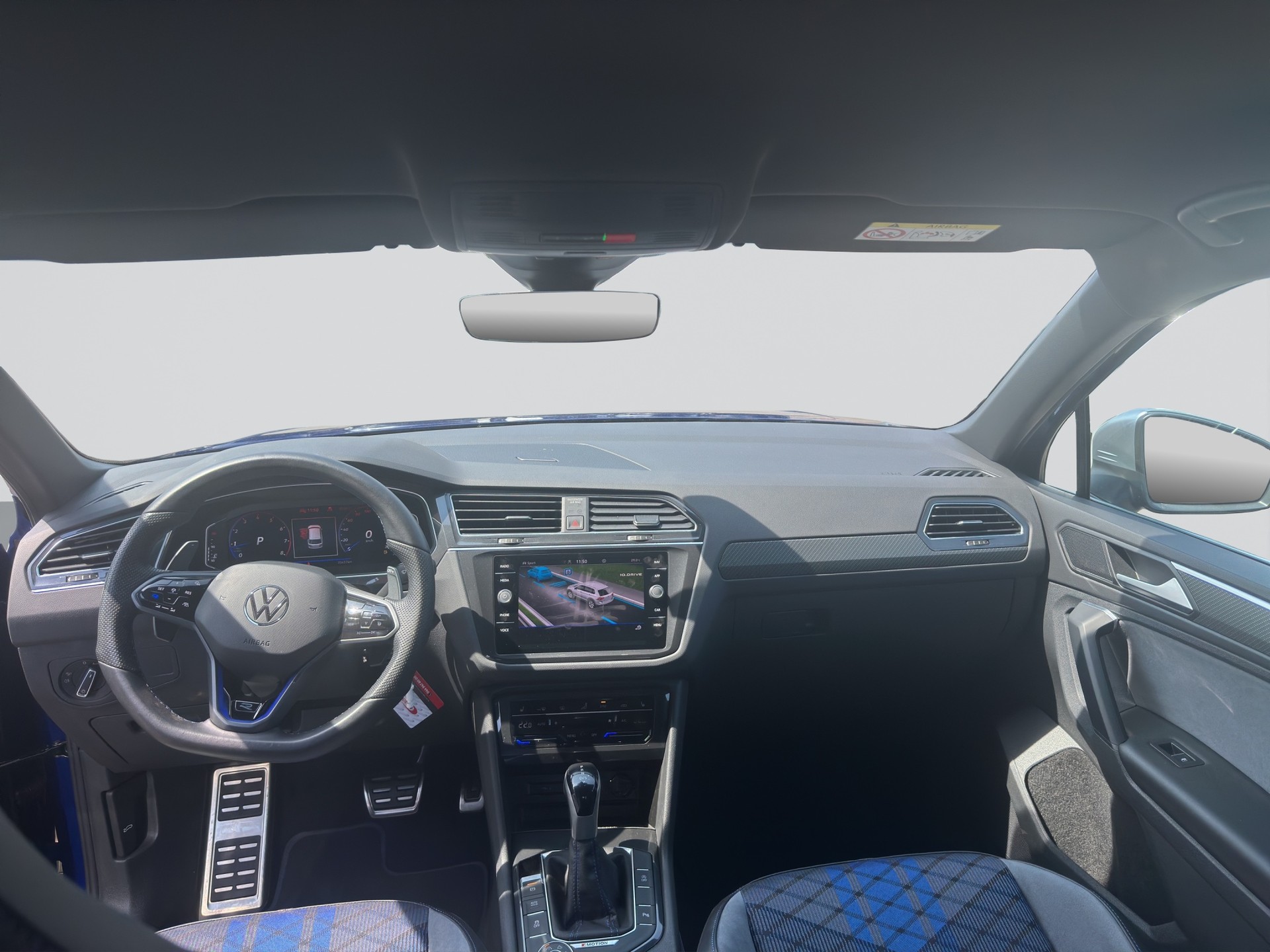 VW Tiguan R 2.0TSI 4Motion DSG-image-15