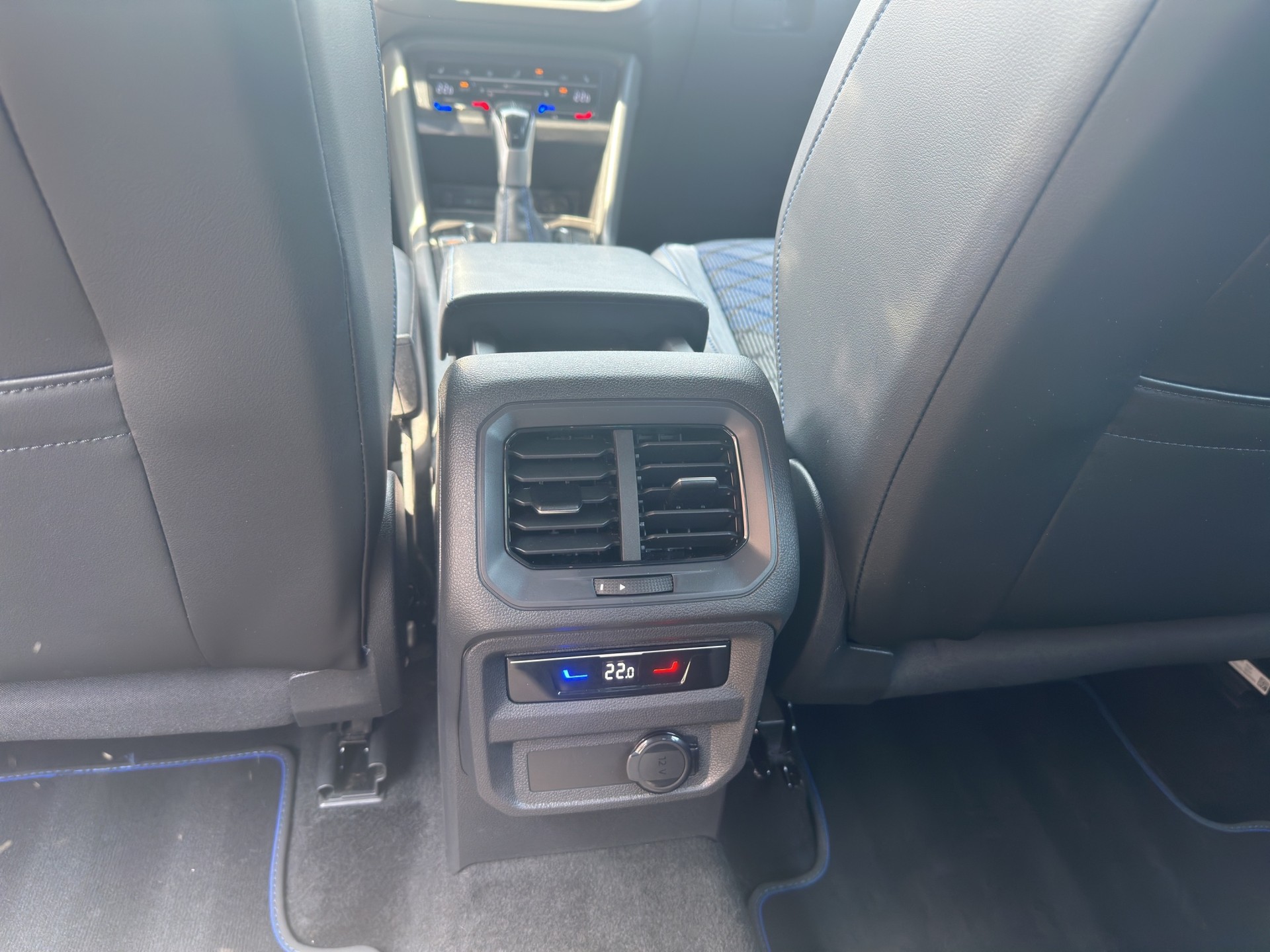 VW Tiguan R 2.0TSI 4Motion DSG-image-9