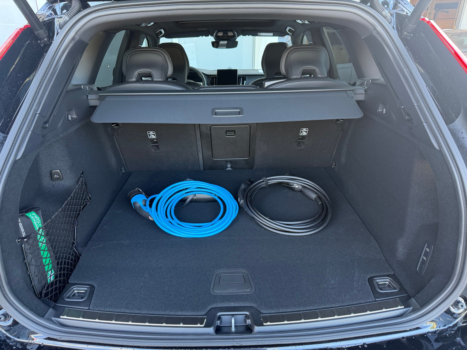 VOLVO XC60 T8 eAWD Ultra Dark Geartronic-image-24