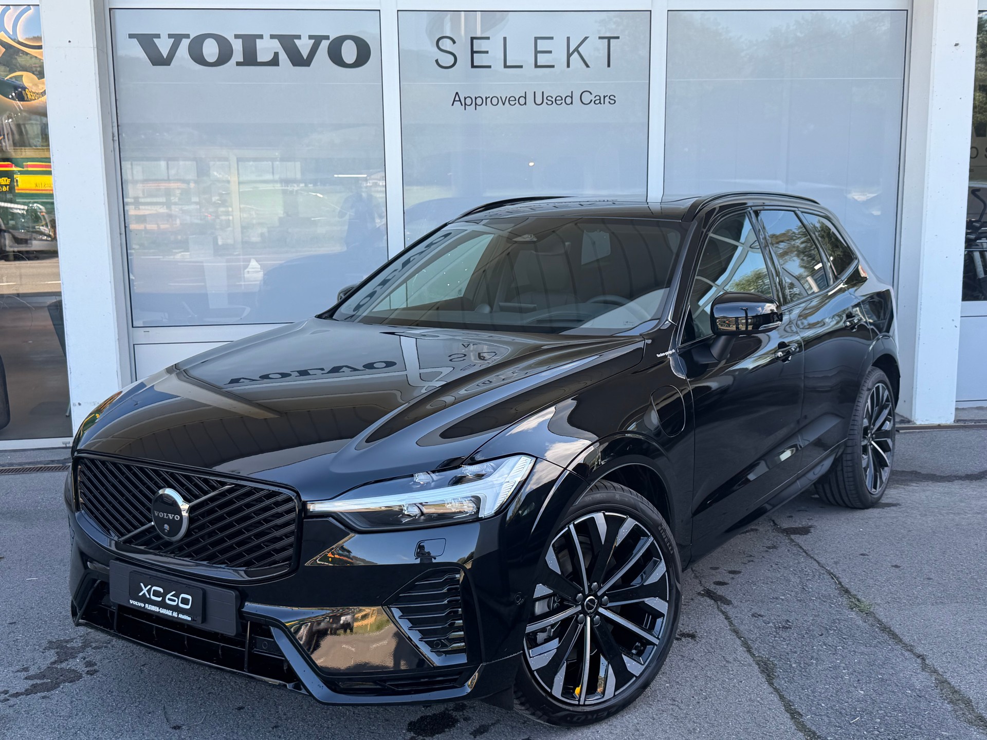 VOLVO XC60 T8 eAWD Ultra Dark Geartronic