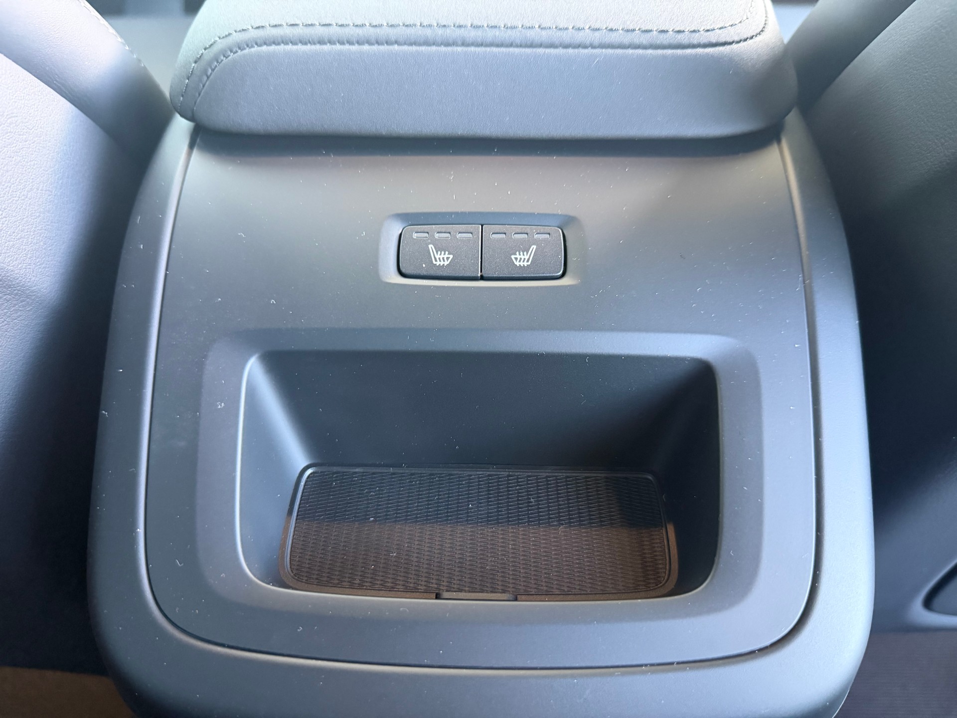 VOLVO XC60 T8 eAWD Ultra Dark Geartronic-image-6