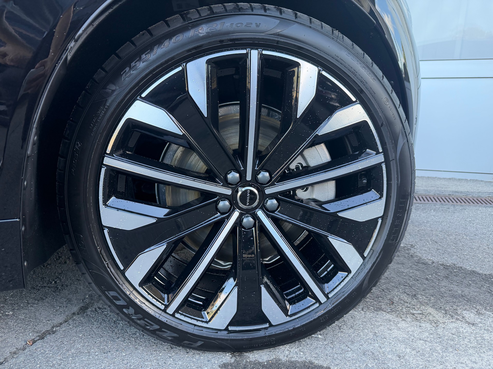 VOLVO XC60 T8 eAWD Ultra Dark Geartronic-image-10