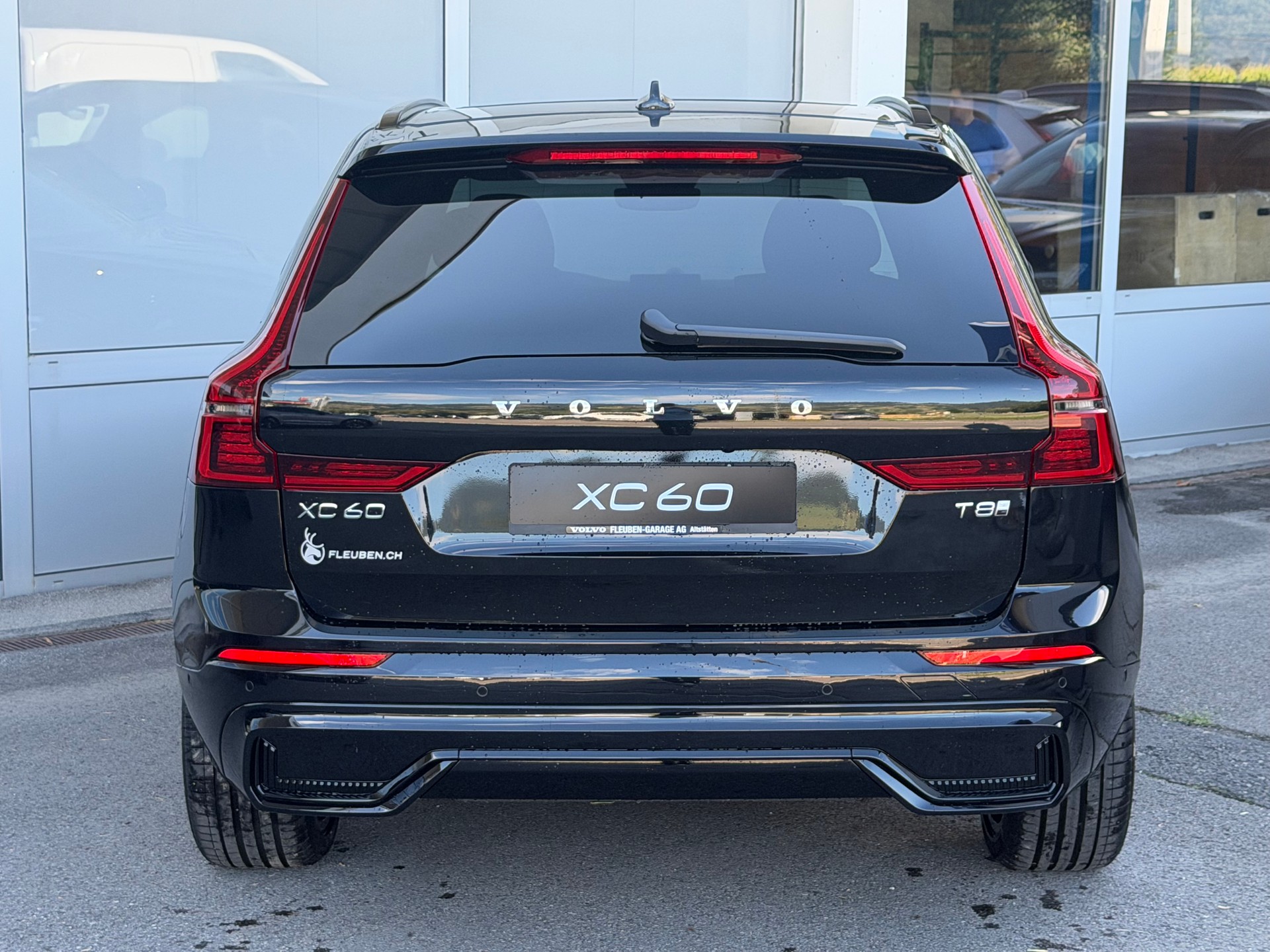 VOLVO XC60 T8 eAWD Ultra Dark Geartronic-image-27