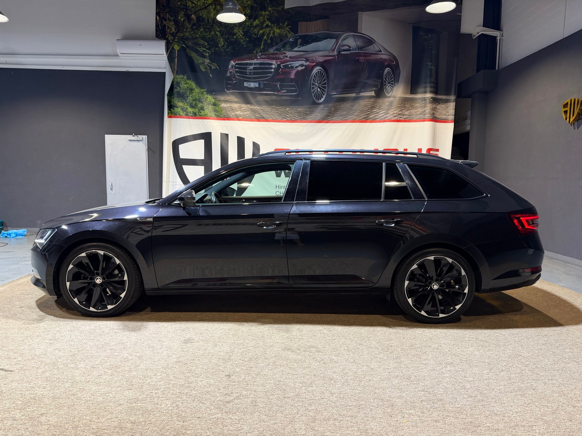 SKODA Superb Combi 2.0 TDi SportLine+ DSG-image-6