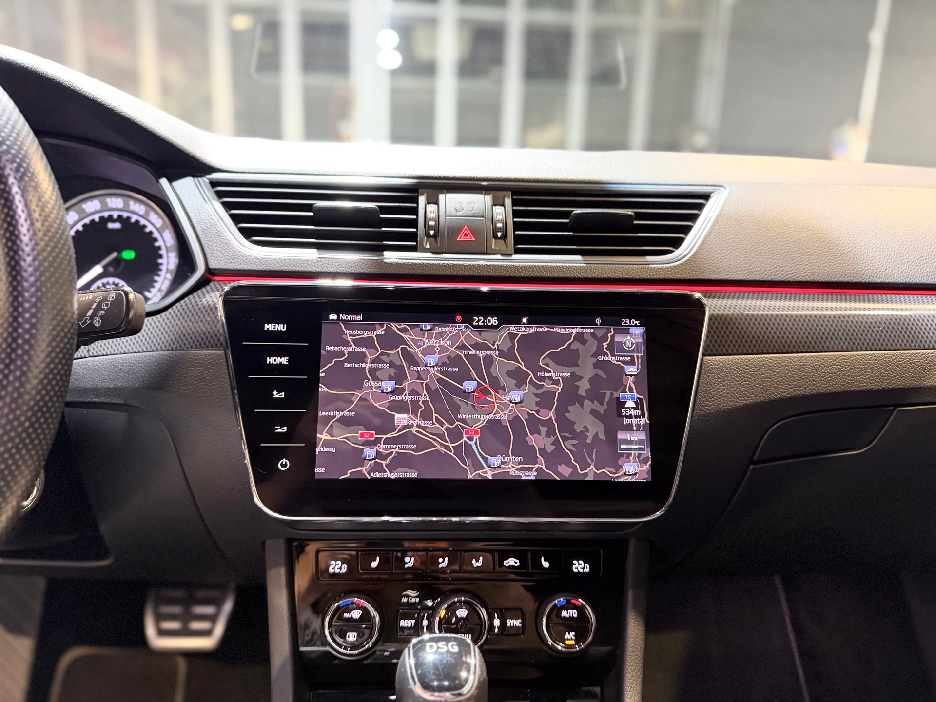 SKODA Superb Combi 2.0 TDi SportLine+ DSG-image-17