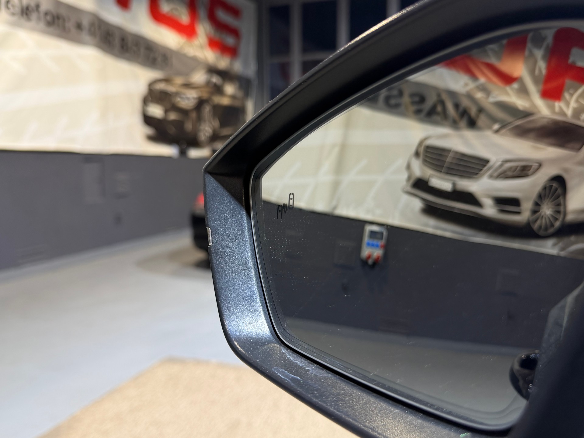 SKODA Superb Combi 2.0 TDi SportLine+ DSG-image-24