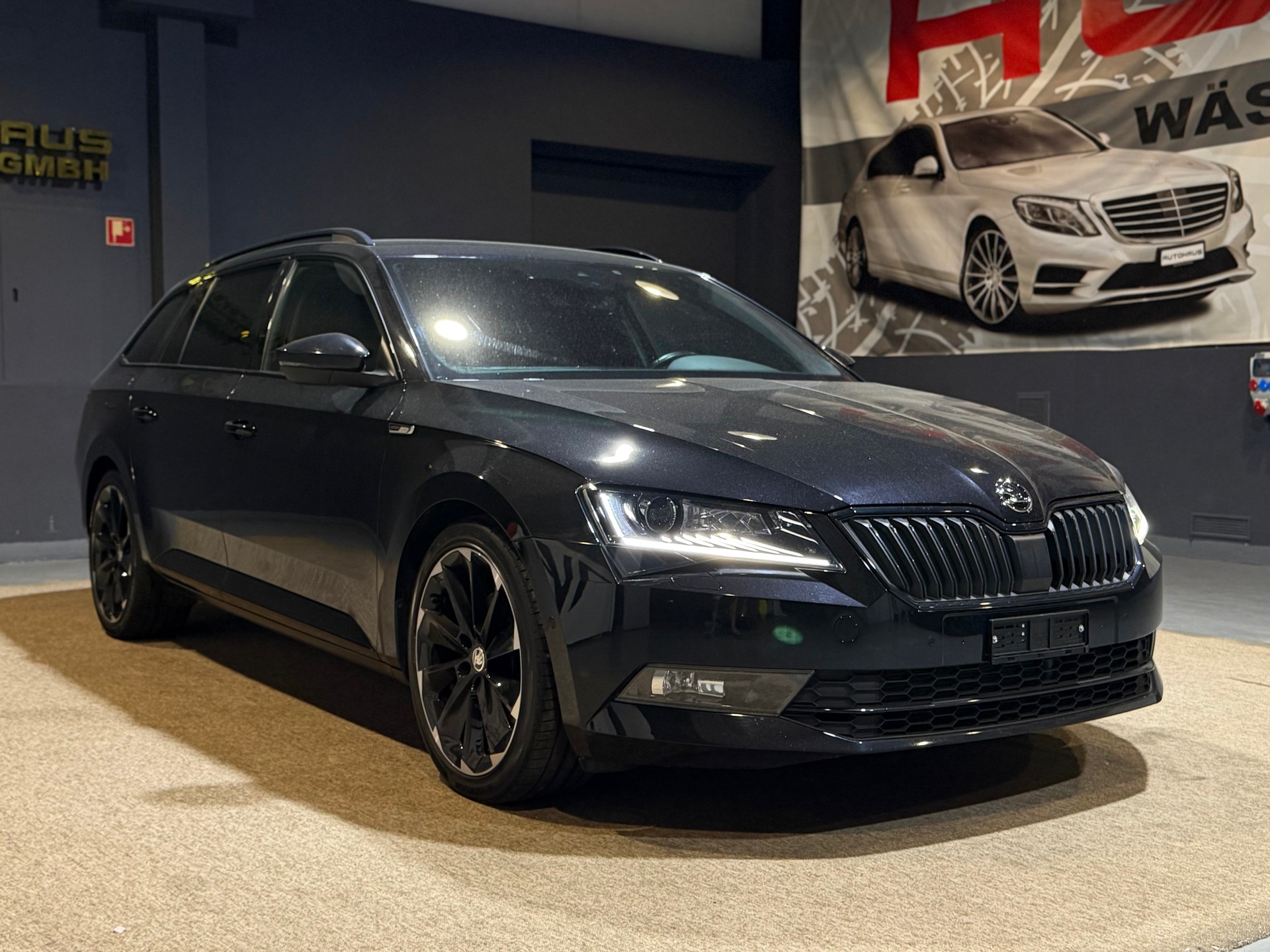 SKODA Superb Combi 2.0 TDi SportLine+ DSG-image-0