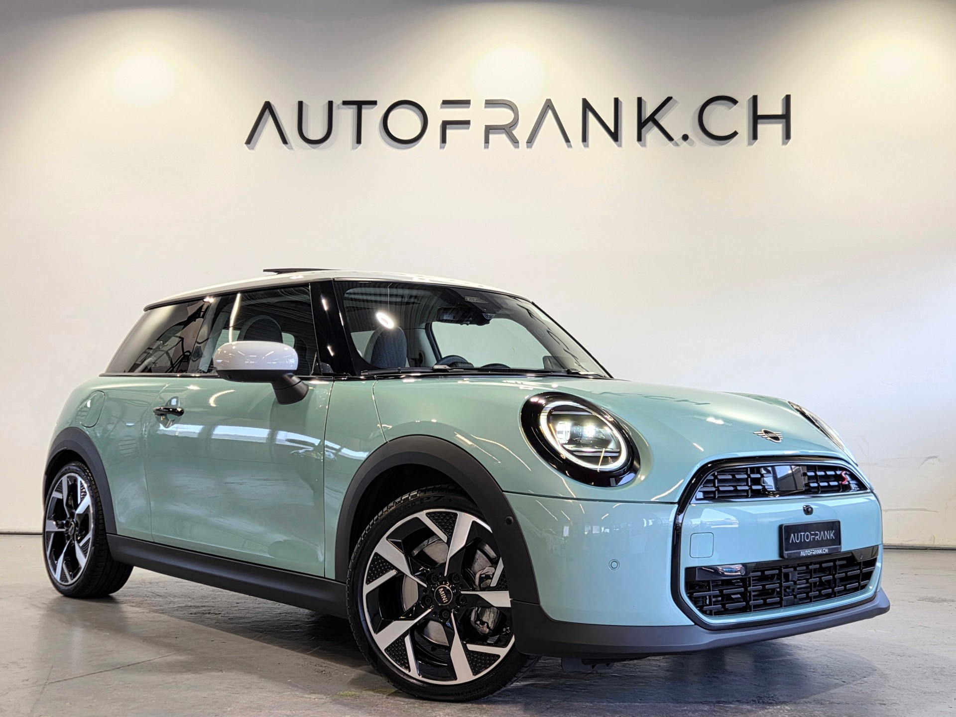 MINI Mini F66 2.0i Cooper S SDKG-showroom-element-2