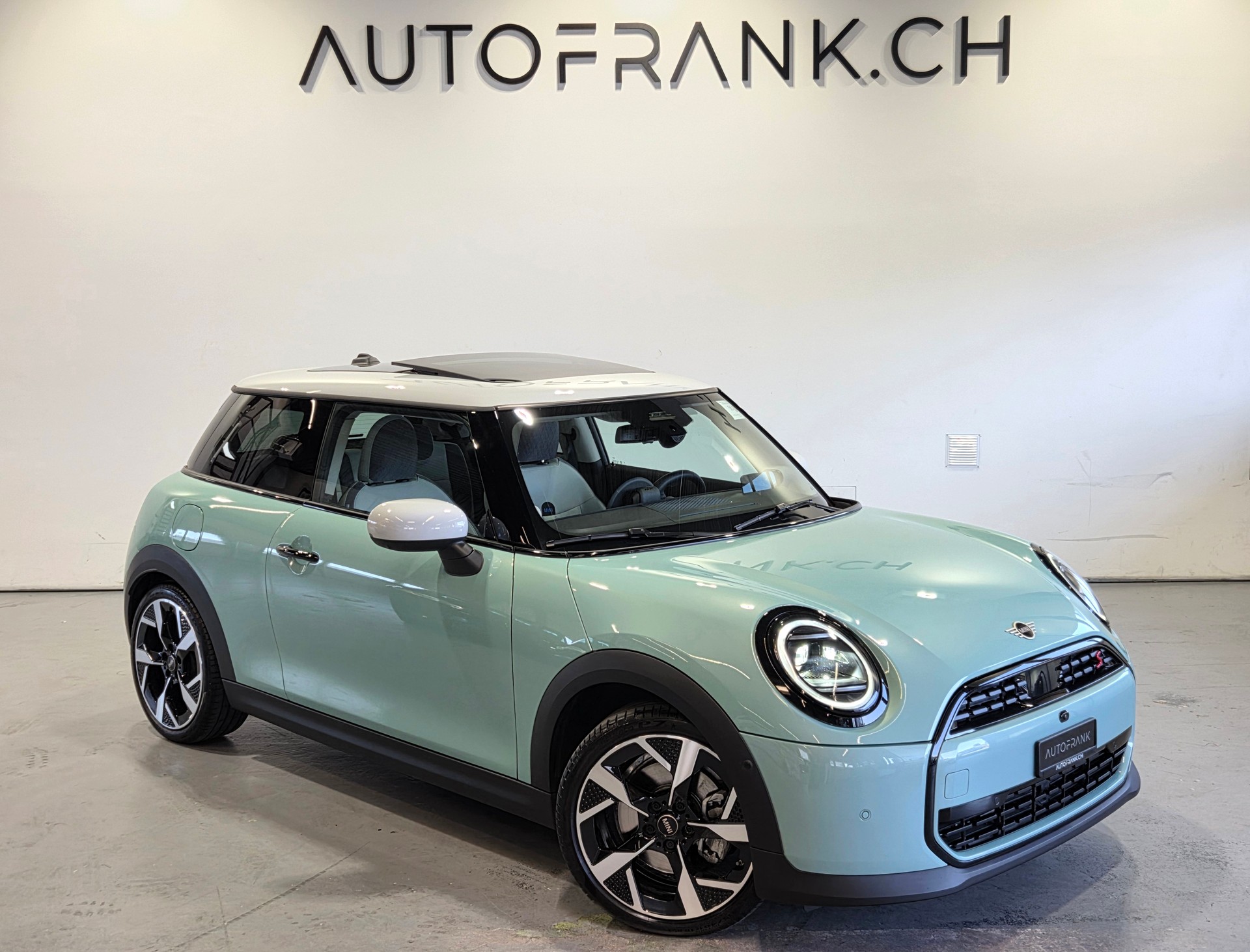 MINI Mini F66 2.0i Cooper S SDKG-showroom-element-3
