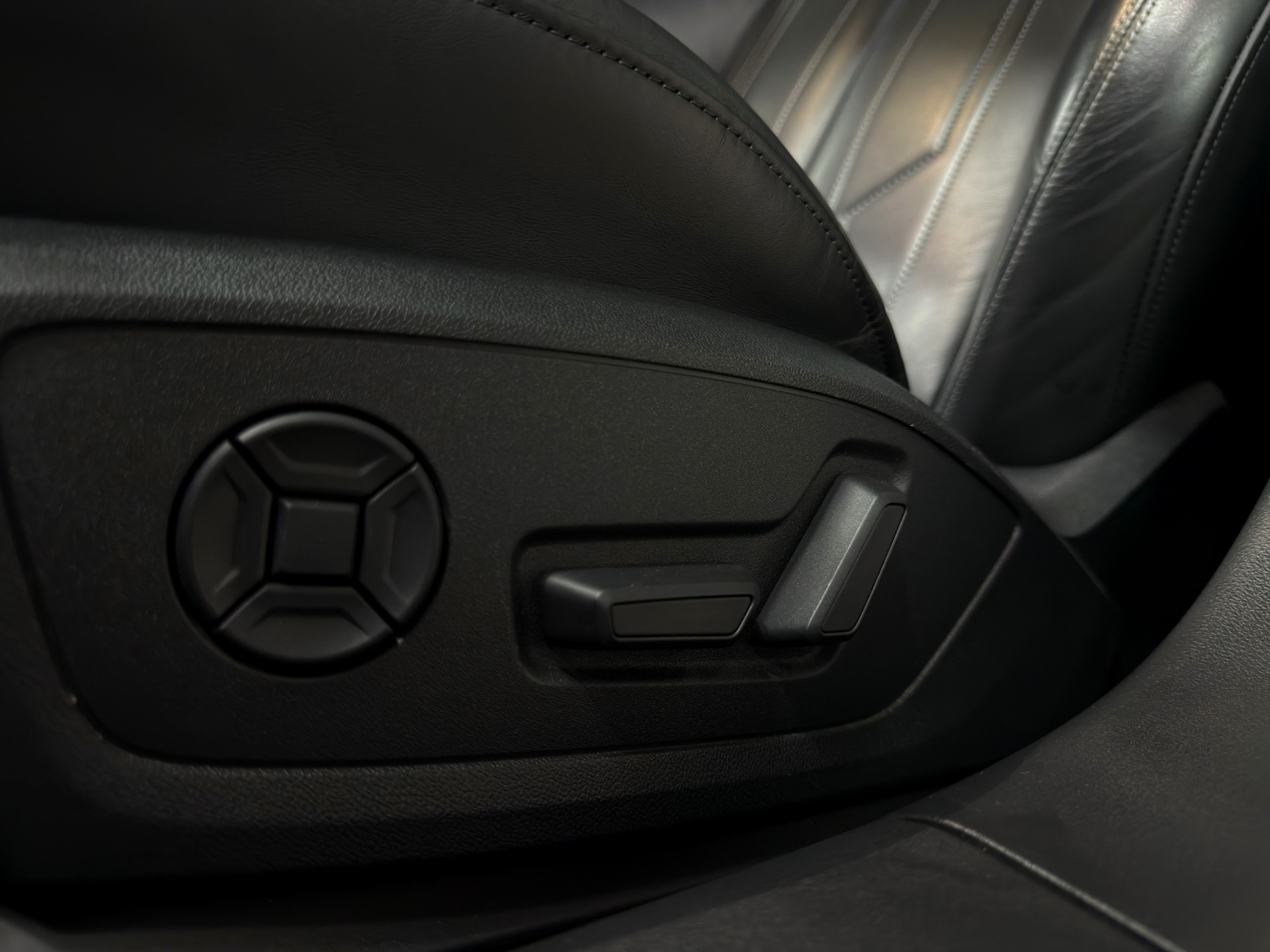 AUDI A6 ALLROAD-image-22