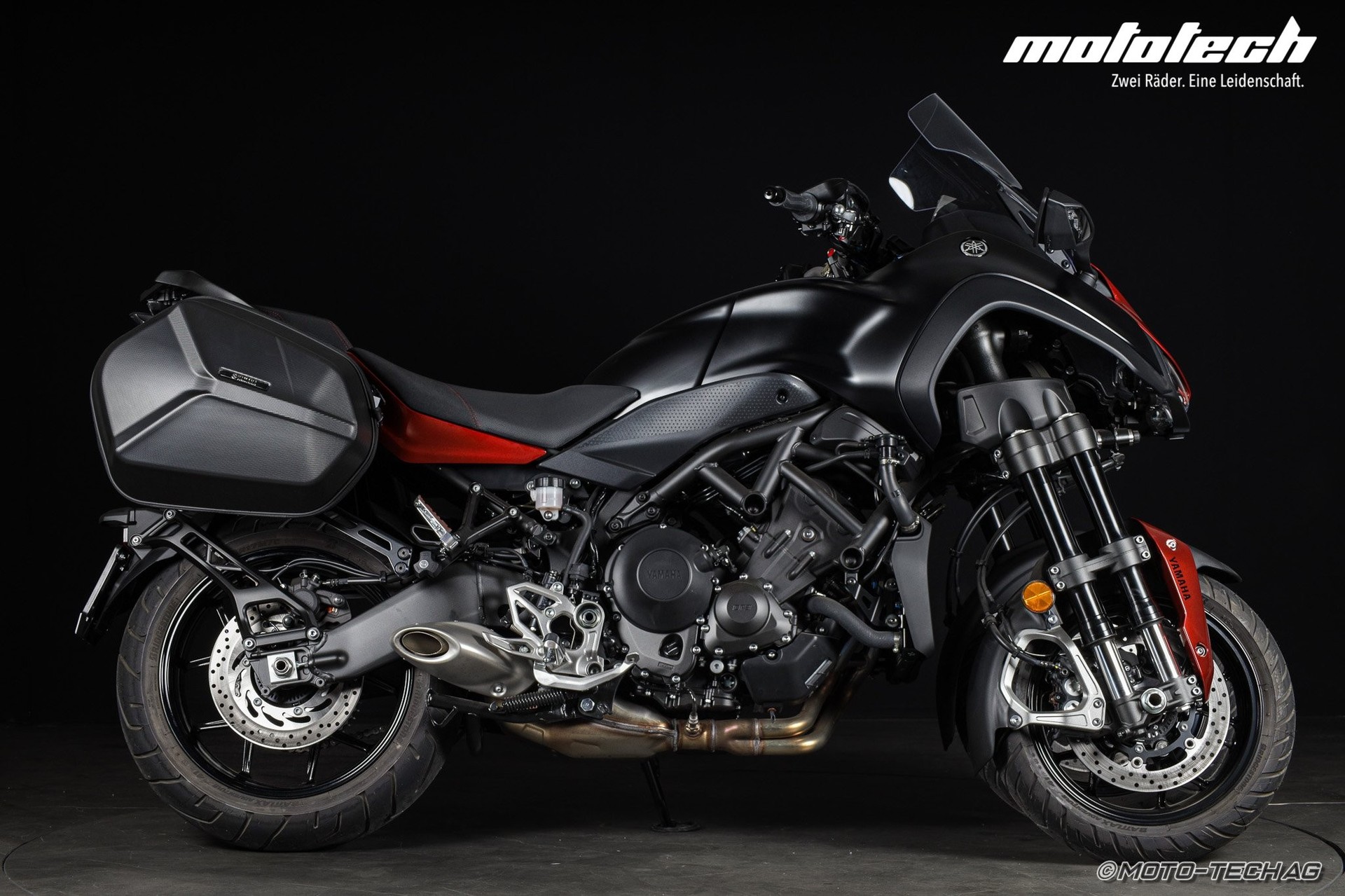 YAMAHA Niken GT-showroom-element-1