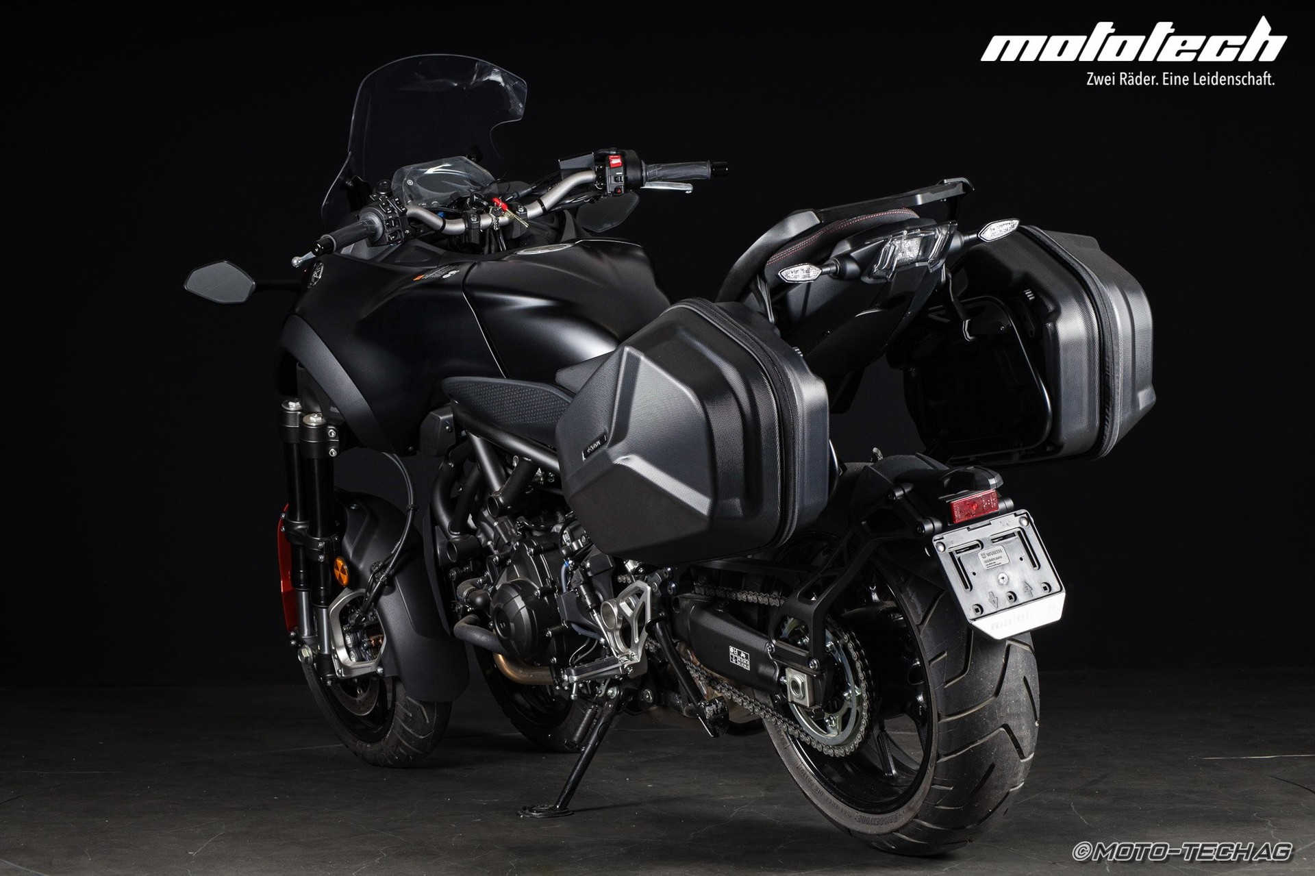 YAMAHA Niken GT-showroom-element-3