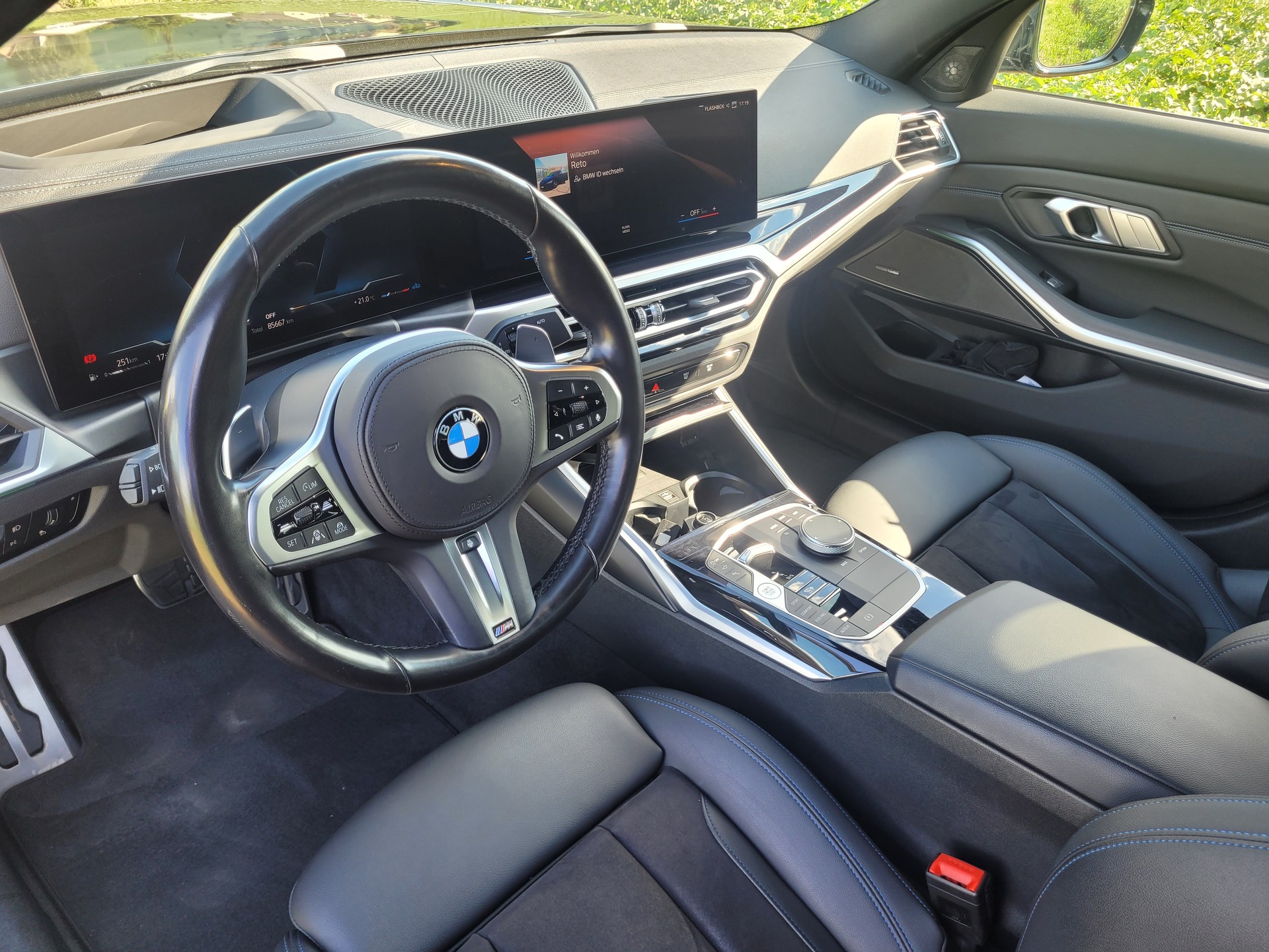 BMW M340i xDrive-image-2