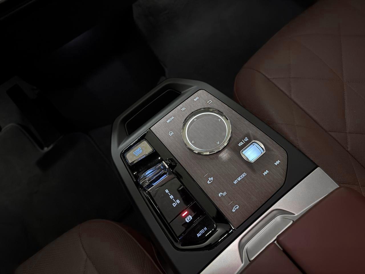 BMW iX xDrive50-image-23