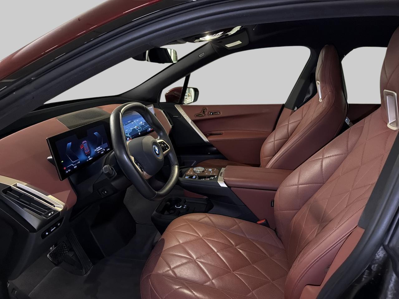 BMW iX xDrive50-image-13