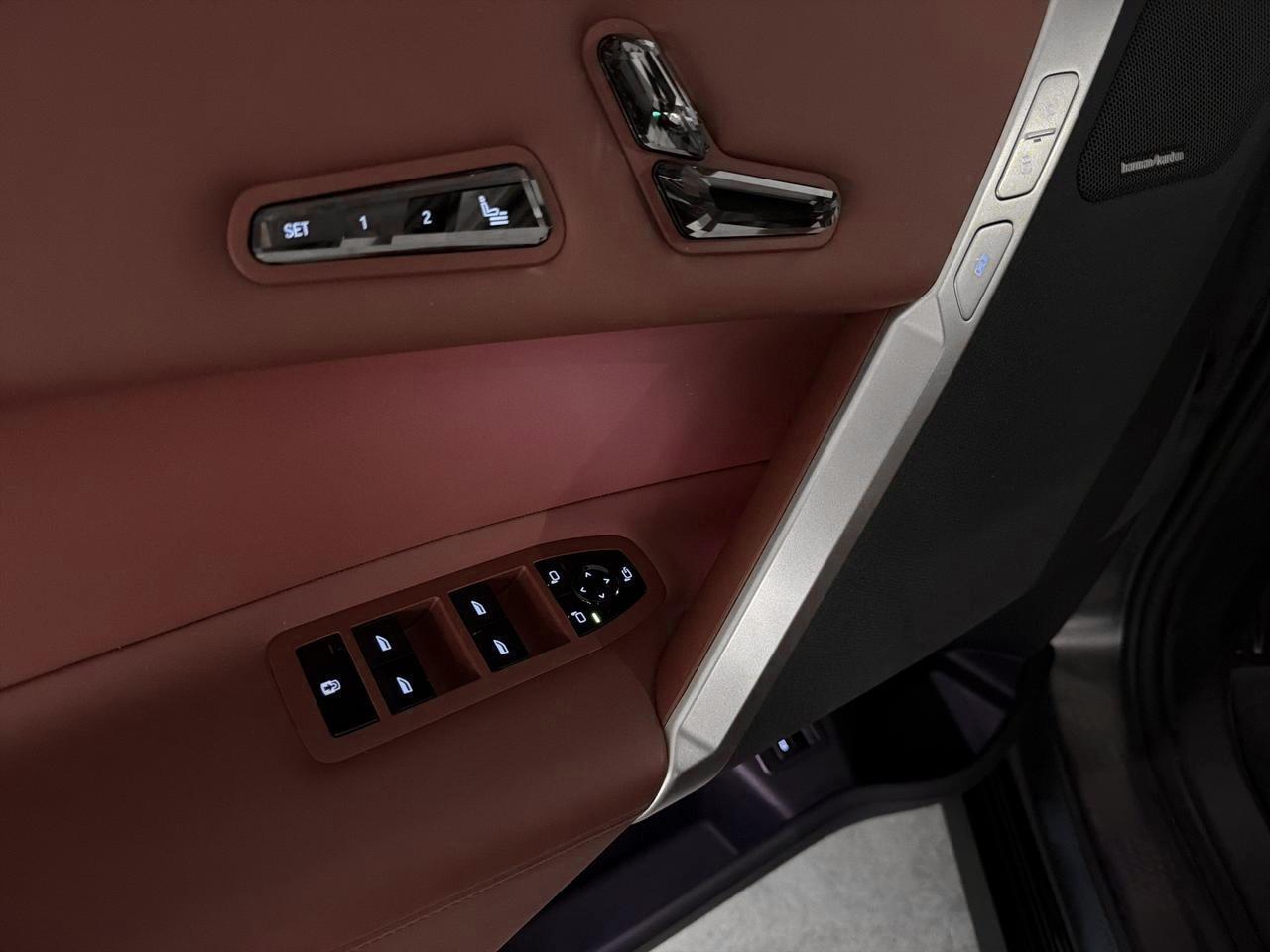 BMW iX xDrive50-image-25