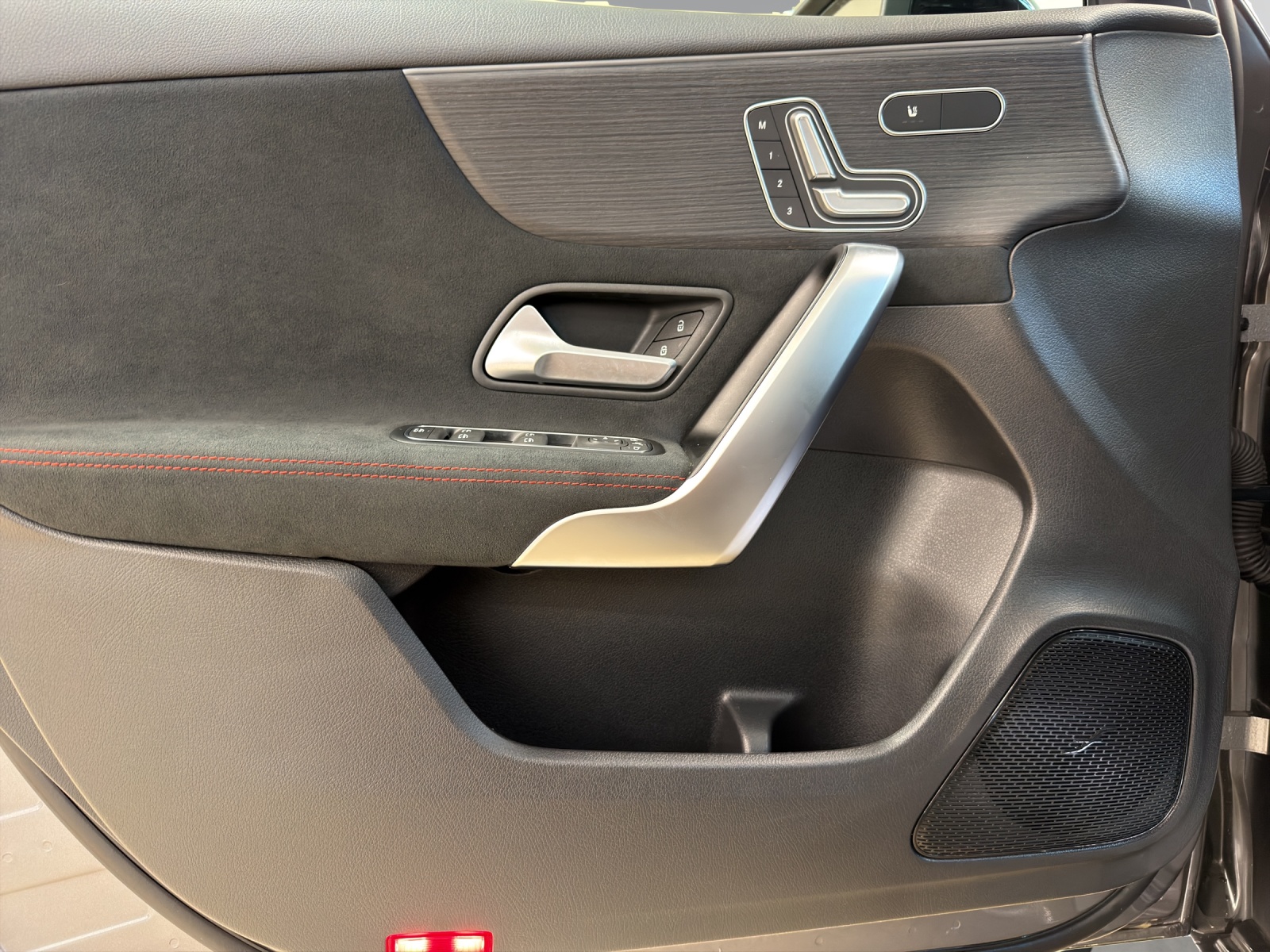 MERCEDES-BENZ A AMG 35 4Matic 8G-DCT-image-10