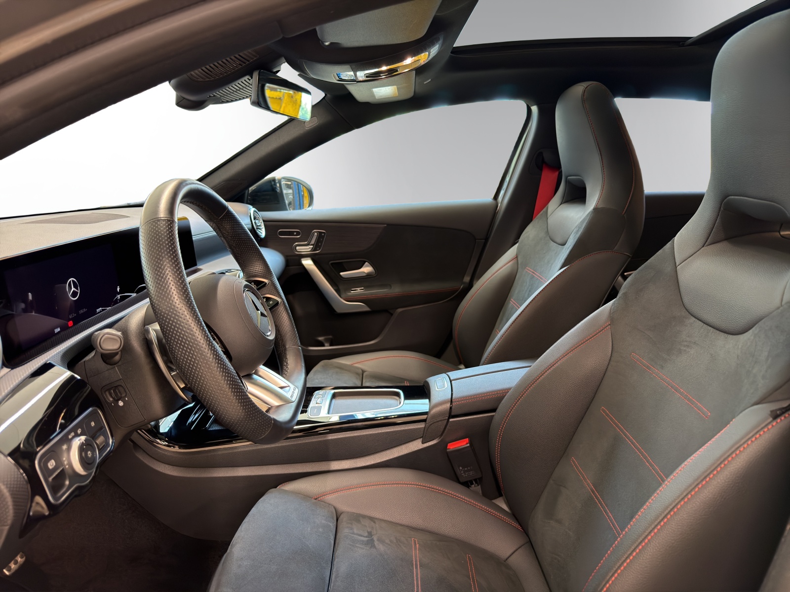 MERCEDES-BENZ A AMG 35 4Matic 8G-DCT-image-11